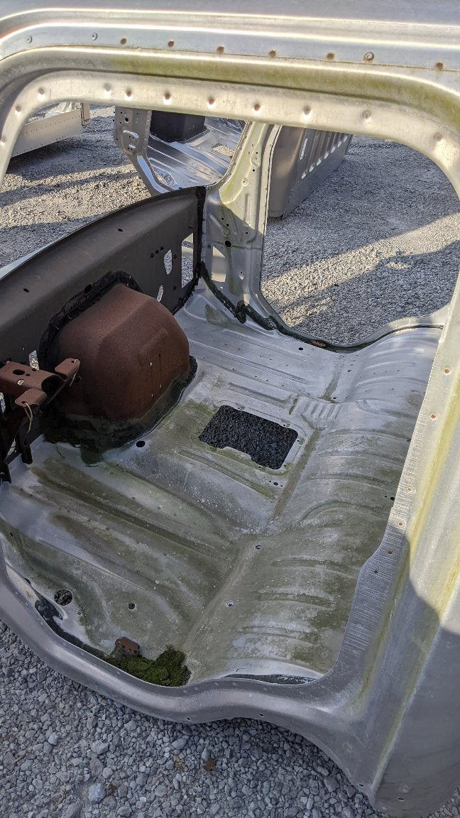 Damaged Freightliner M2 Day Cab Shell #18