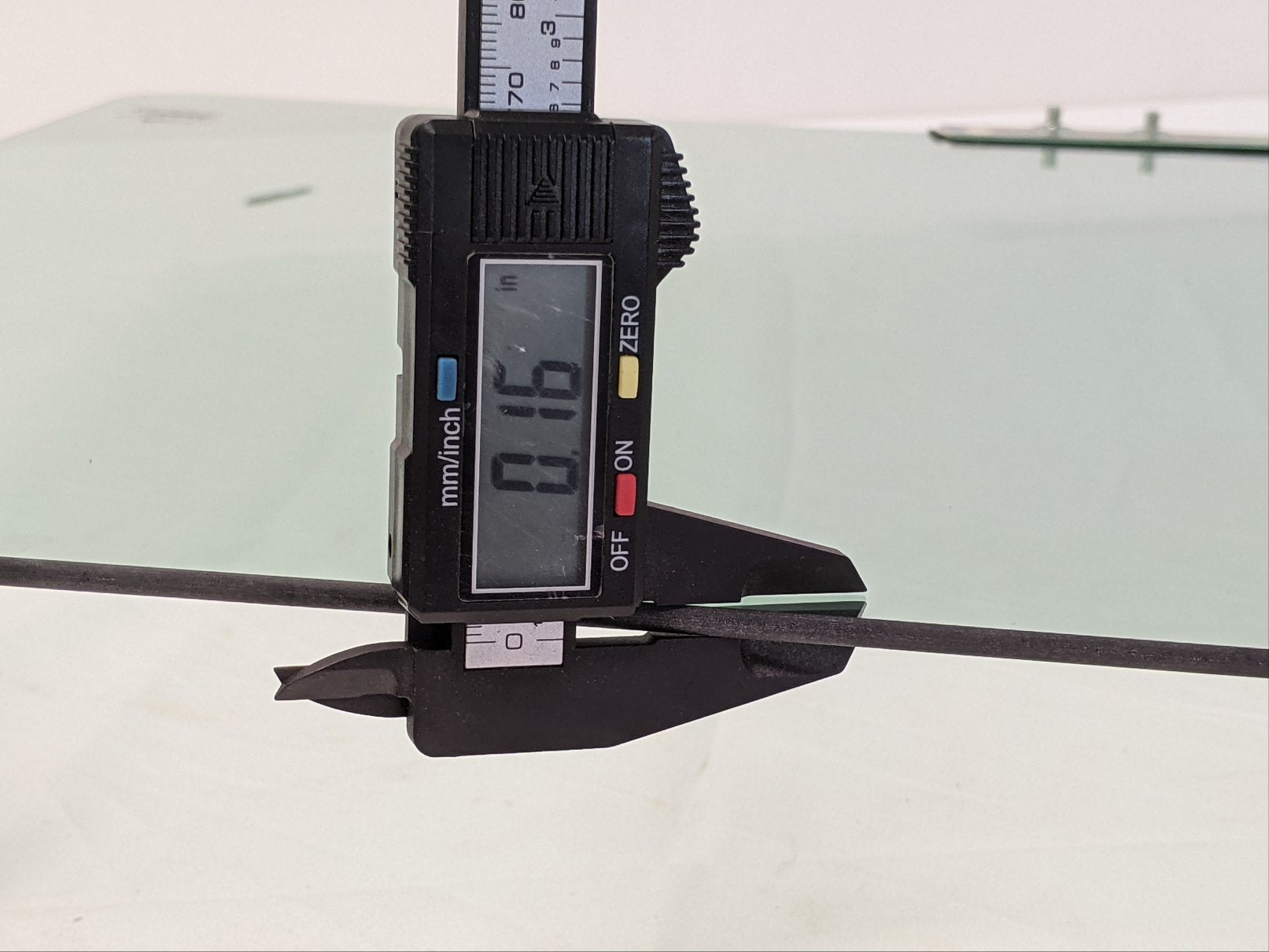 New Freightliner RH Door Window Glass with Channel - P/N DNC 62636-5