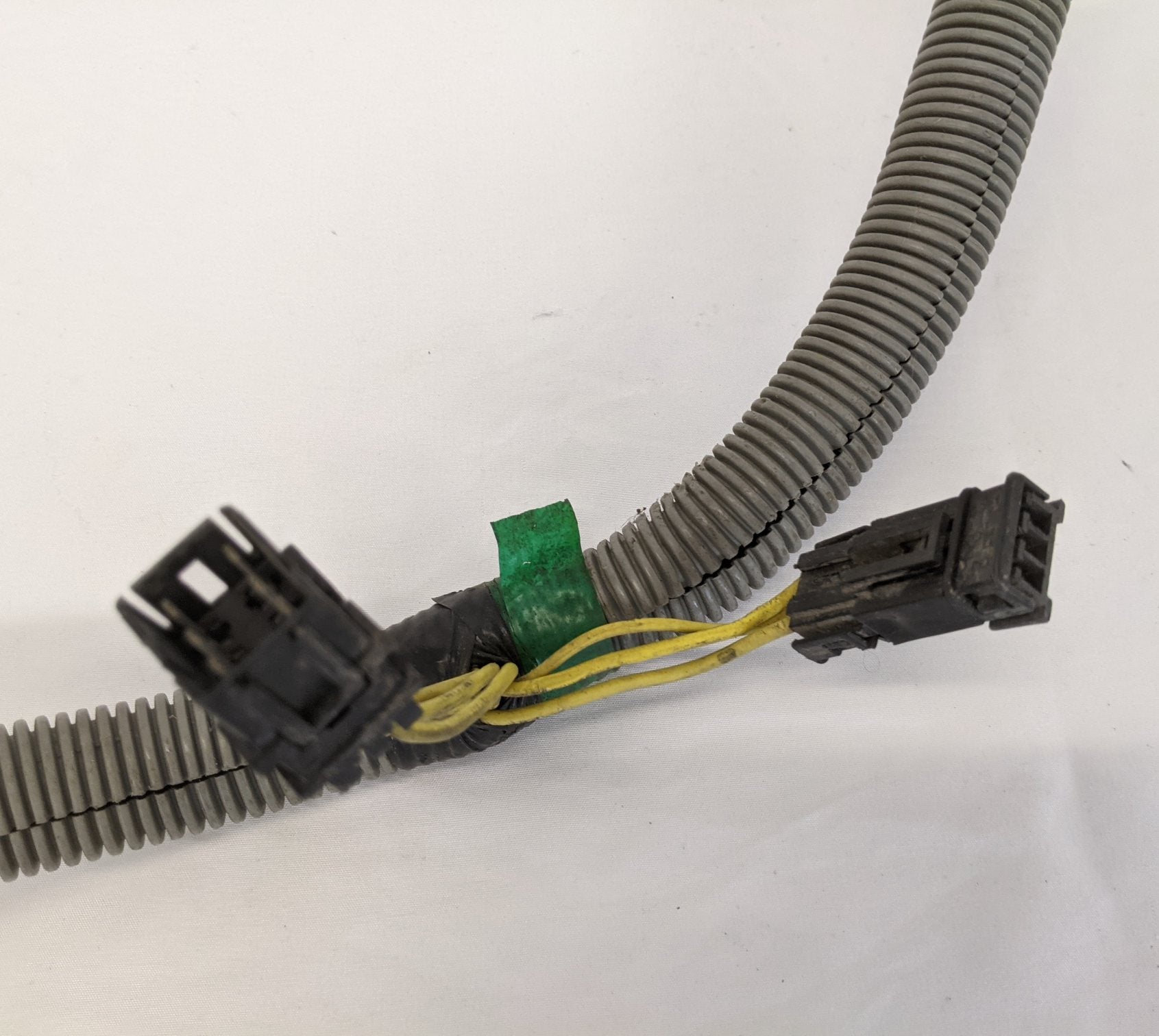 Used Freightliner Power Distribution B-Pillar Wiring Harness - P/N A06-22144-000 (10097195385148)