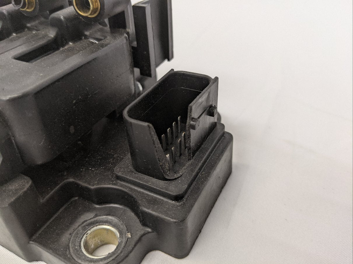 Damaged Freightliner 6 Solenoid Air Management ECP Bank - P/N  A12-29760-006 (10158241055036)
