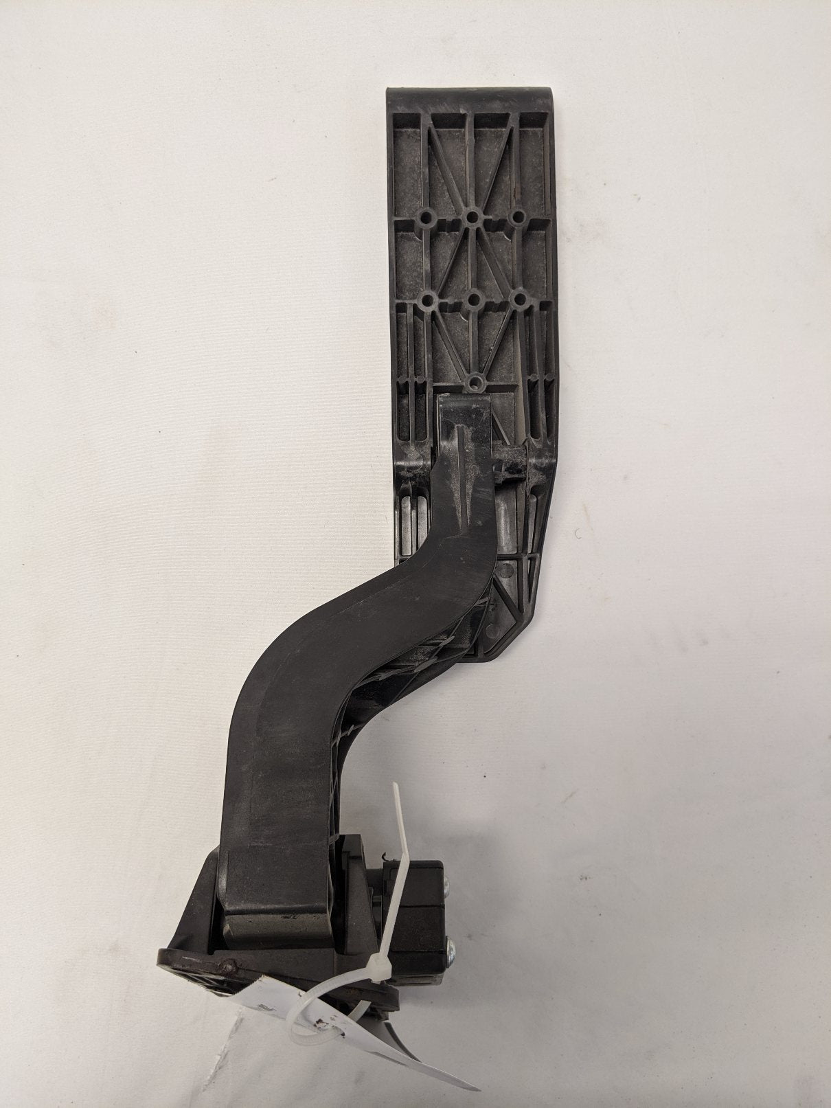 Damaged Freightliner M2, Cascadia Dual APS Accelerator Pedal - P/N A01-34090-000