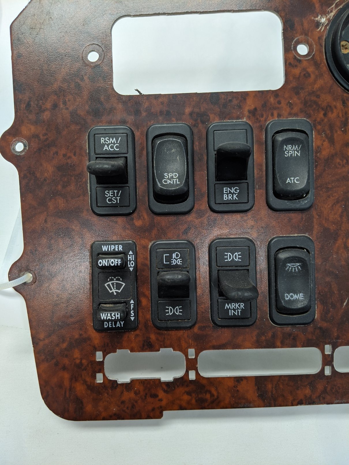 Used Freightliner Columbia Center Instrument Dash Panel - P/N  22-45867-000