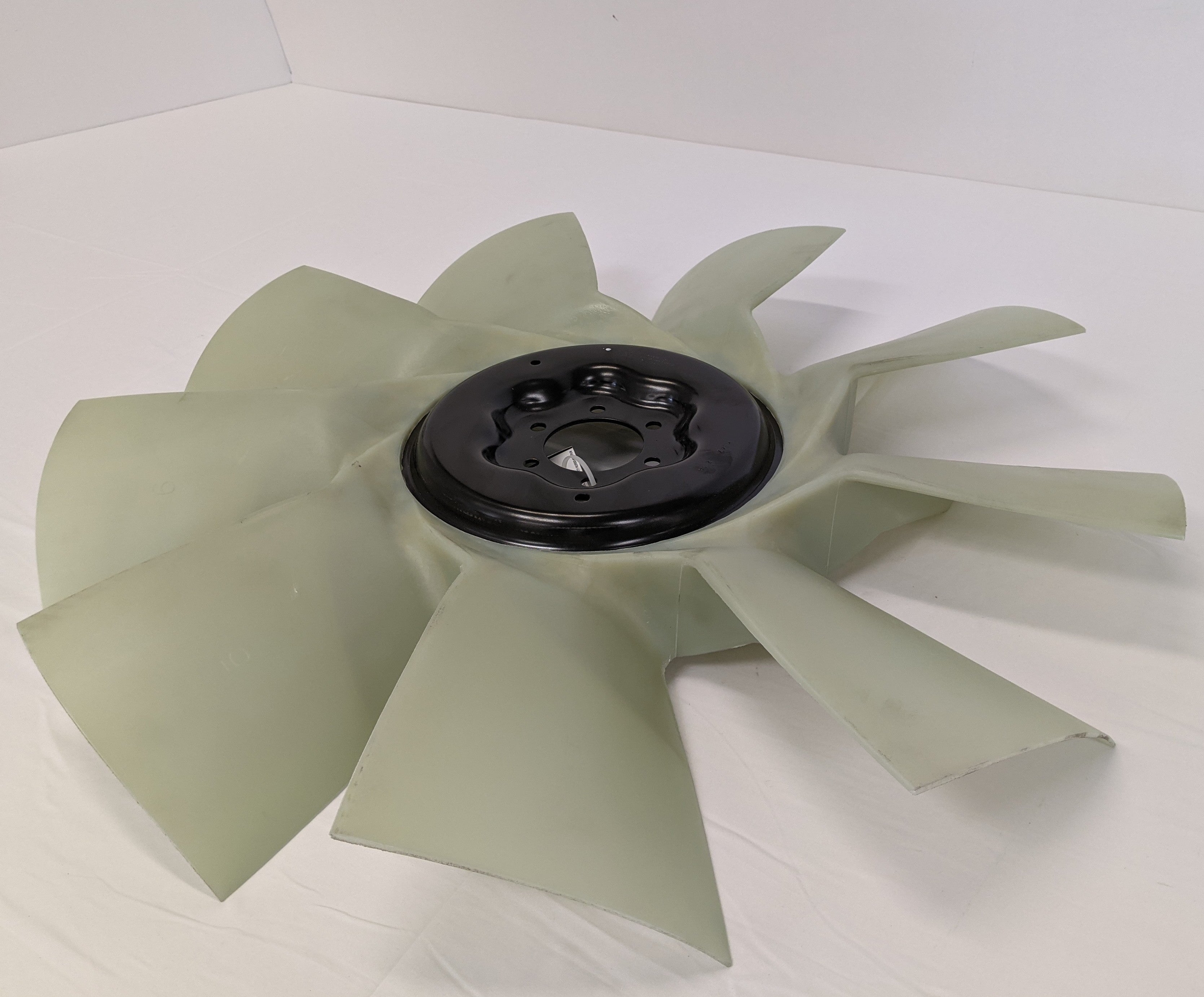 Kysor XMD9 9 Blade 27" Dia. 2.56" Pilot Engine Cooling Fan - P/N KYS 010033912 (10125585252668)
