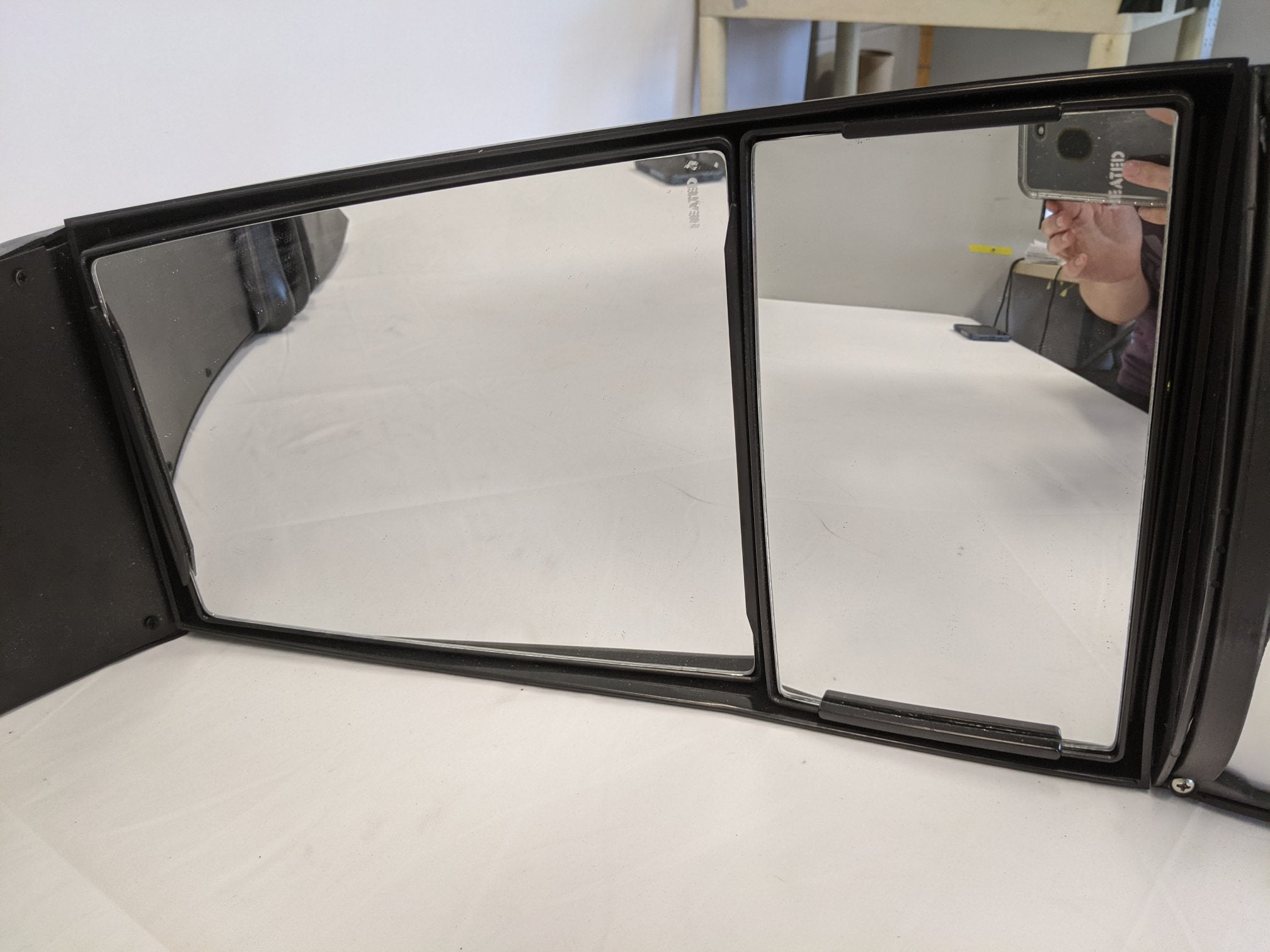 *Cracked* Freightliner Rosco RH Exterior Heated Mirror - P/N RPS 32A2C420BP (10144385302844)
