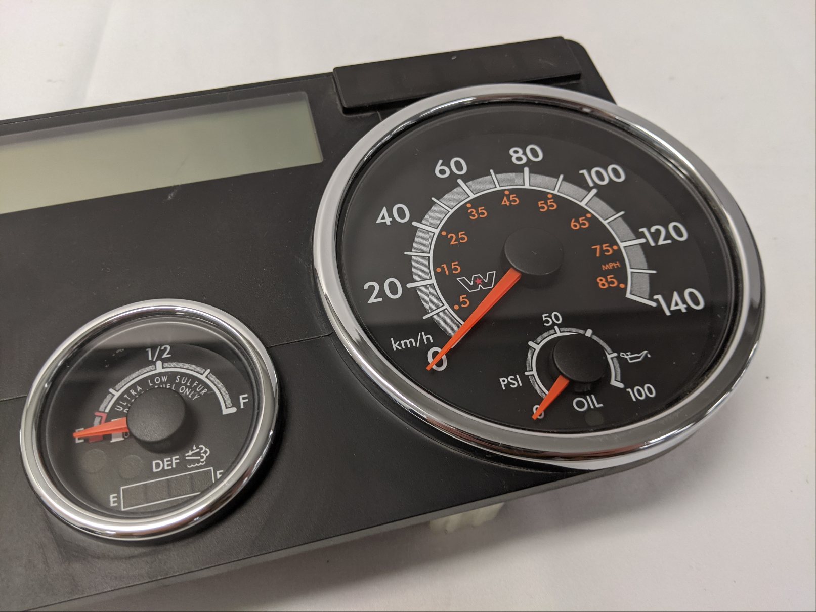 Damaged Western Star Km/Hr NAFTA Instrument Panel Dash Cluster-P/N A06-93159-124