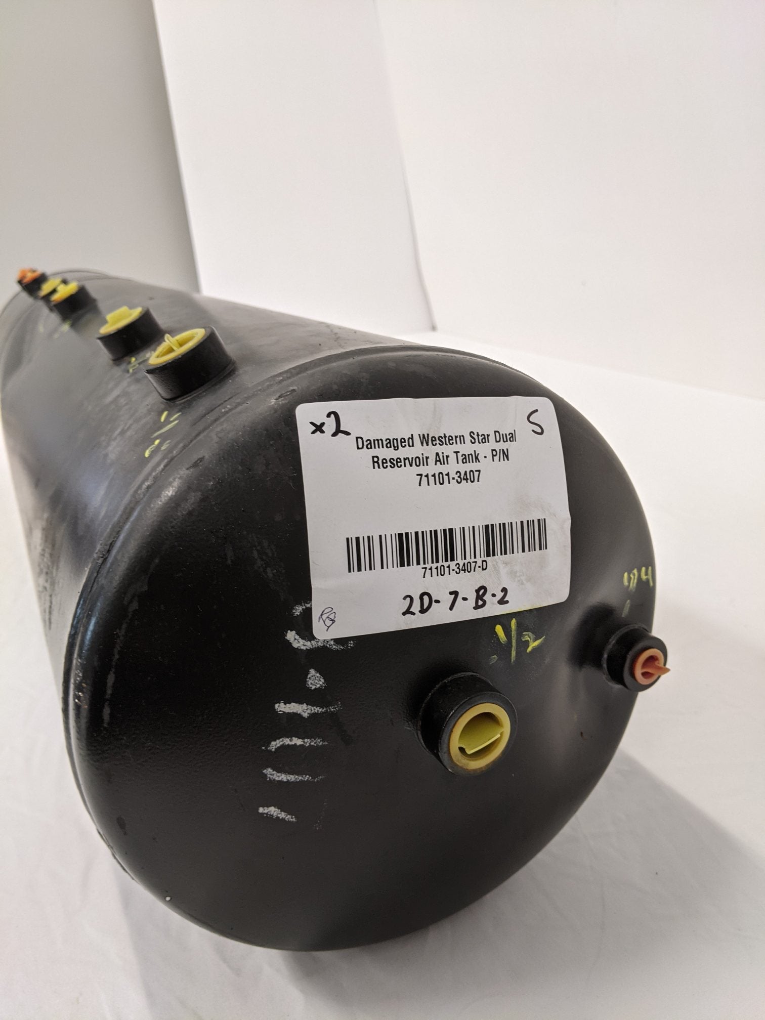 Damaged Western Star Dual Reservoir Air Tank - P/N 71101-3407 (10116003037500)