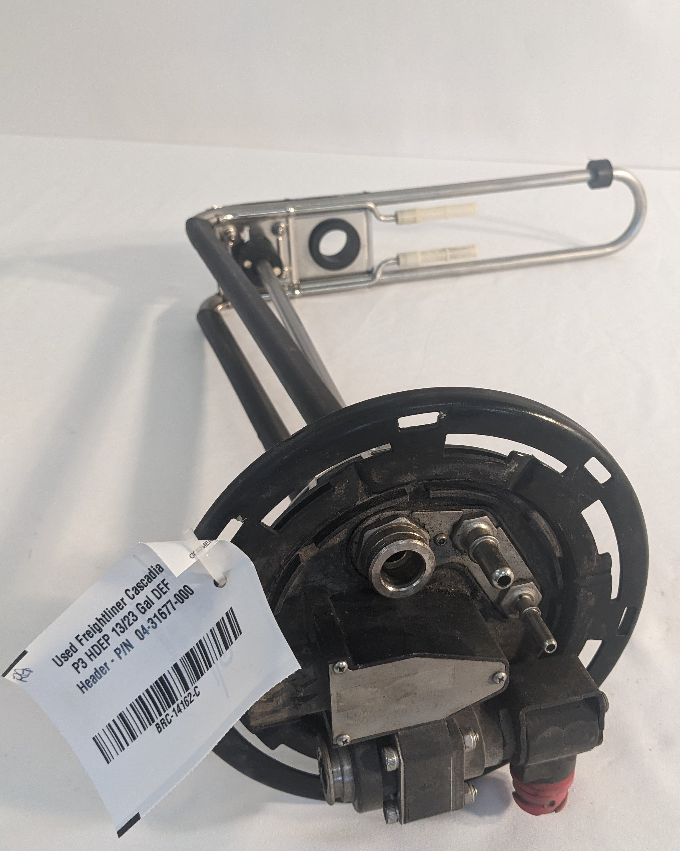 Used Freightliner Cascadia P3 HDEP 13/23 Gal DEF Header - P/N  04-31677-000 (10071656104252)