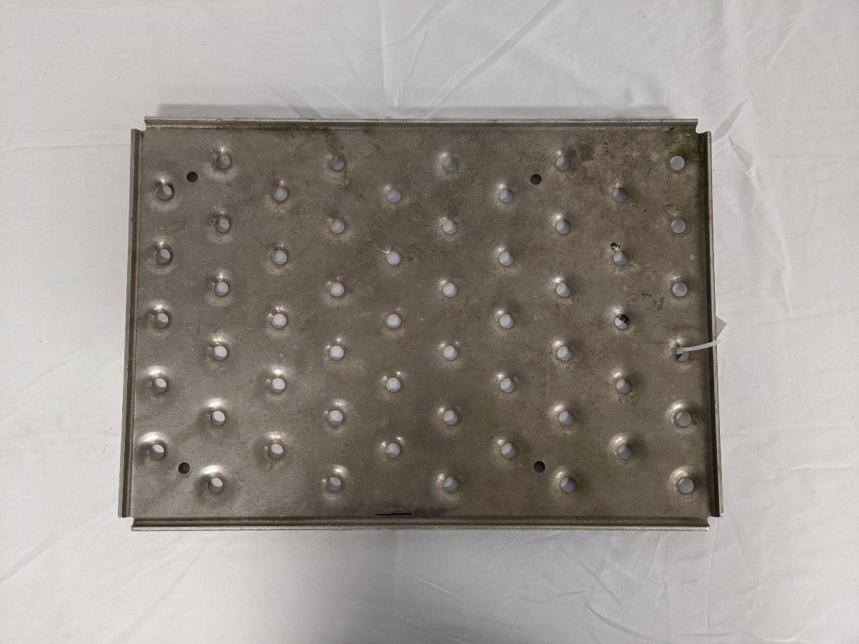 Used Freightliner 19 ¾" x 13 ¾" Outboard Deck Plate - P/N  22-69180-001 (6749022158934)