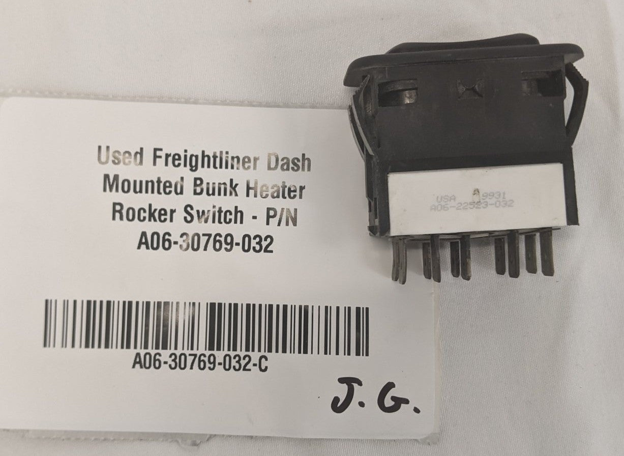 Freightliner Dash Mounted Bunk Heater Rocker Switch - A06-30769-032