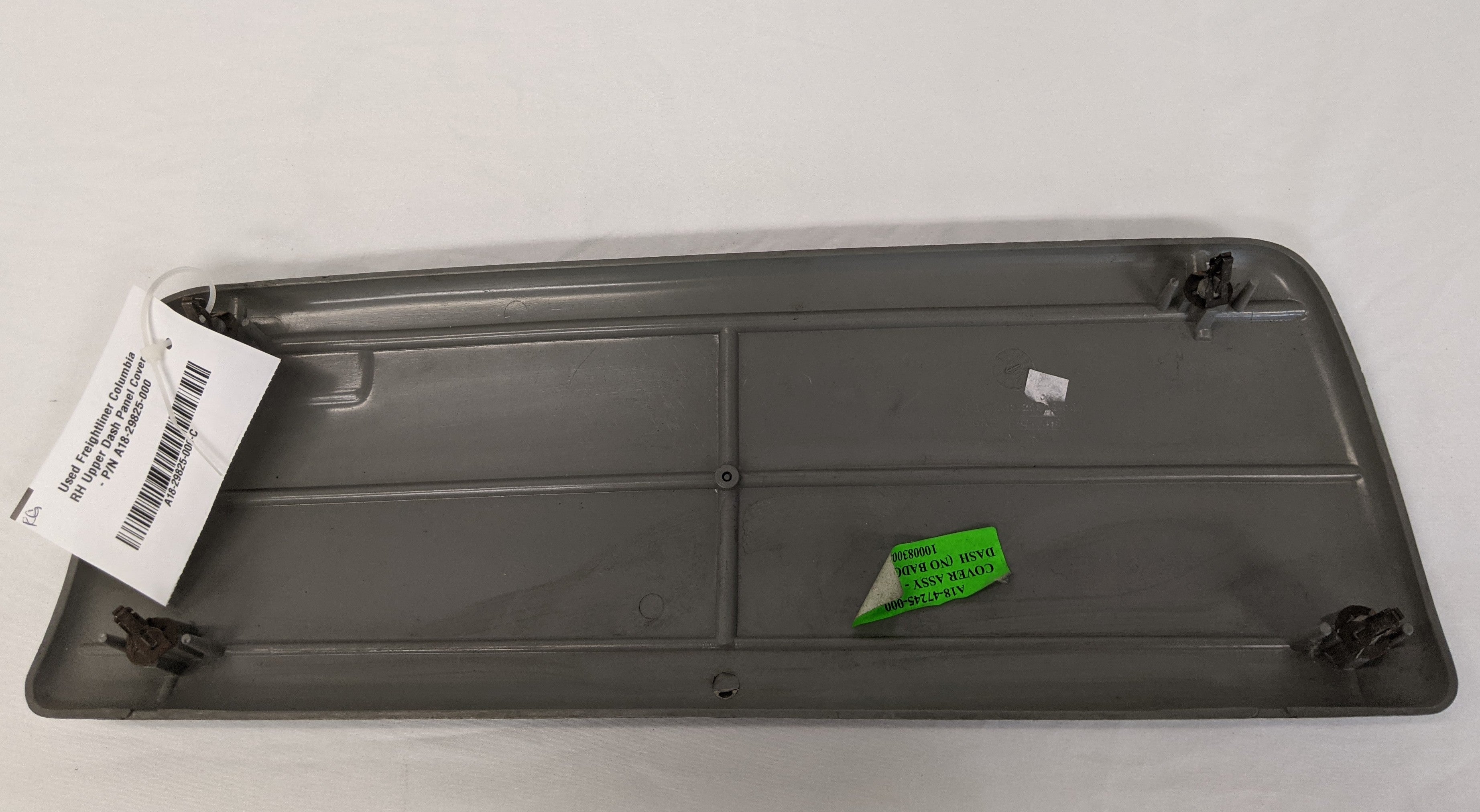 Used Freightliner Columbia RH Upper Dash Panel Cover - P/N A18-29825-000 (10098424643900)
