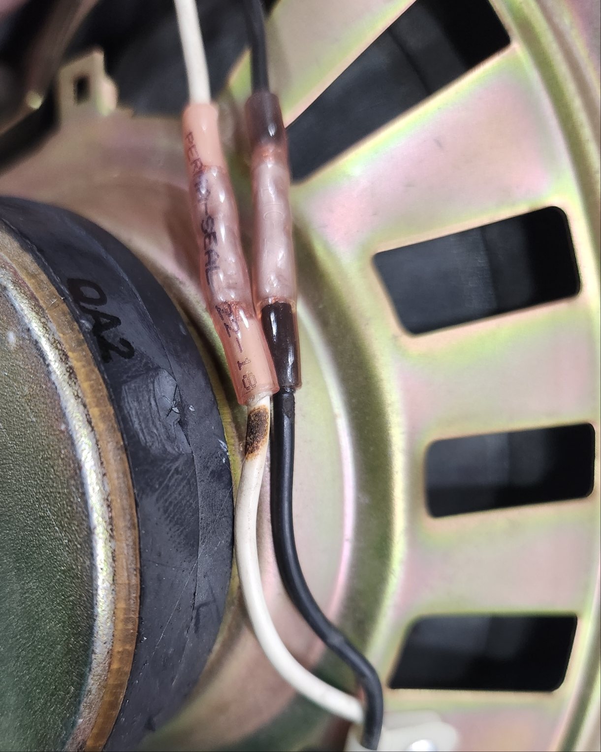 Damaged Freightliner Columbia 6" x 9" Coaxial Speaker w/ Grille -PN 18-31374-001