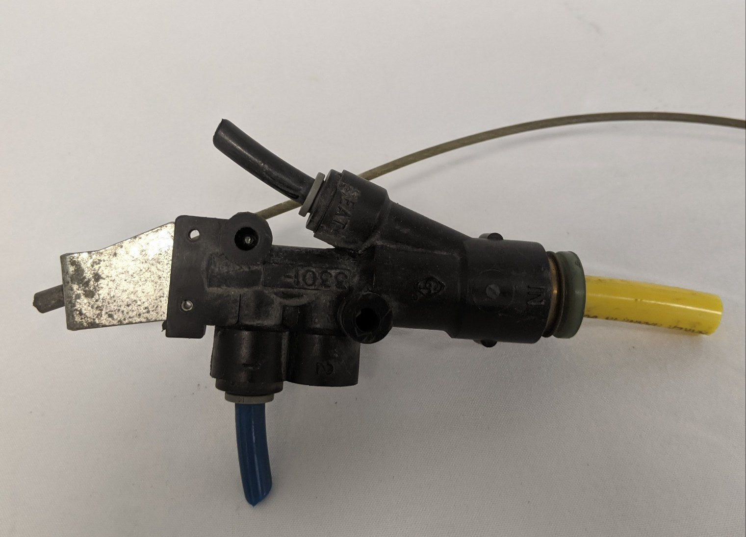 Used Freightliner Air Horn to Air Horn Single Horn Valve - P/N GTD 3301 2