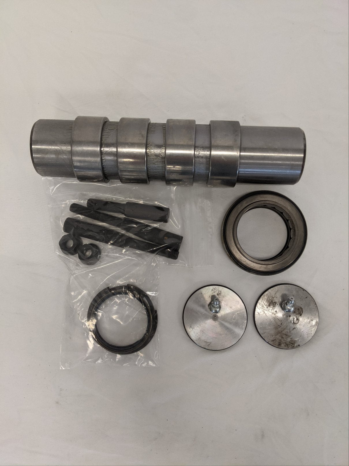 New Freightliner Front R/H Non-Driven Axle King Pin - P/N  MBA 6073300519K (10163659997500)