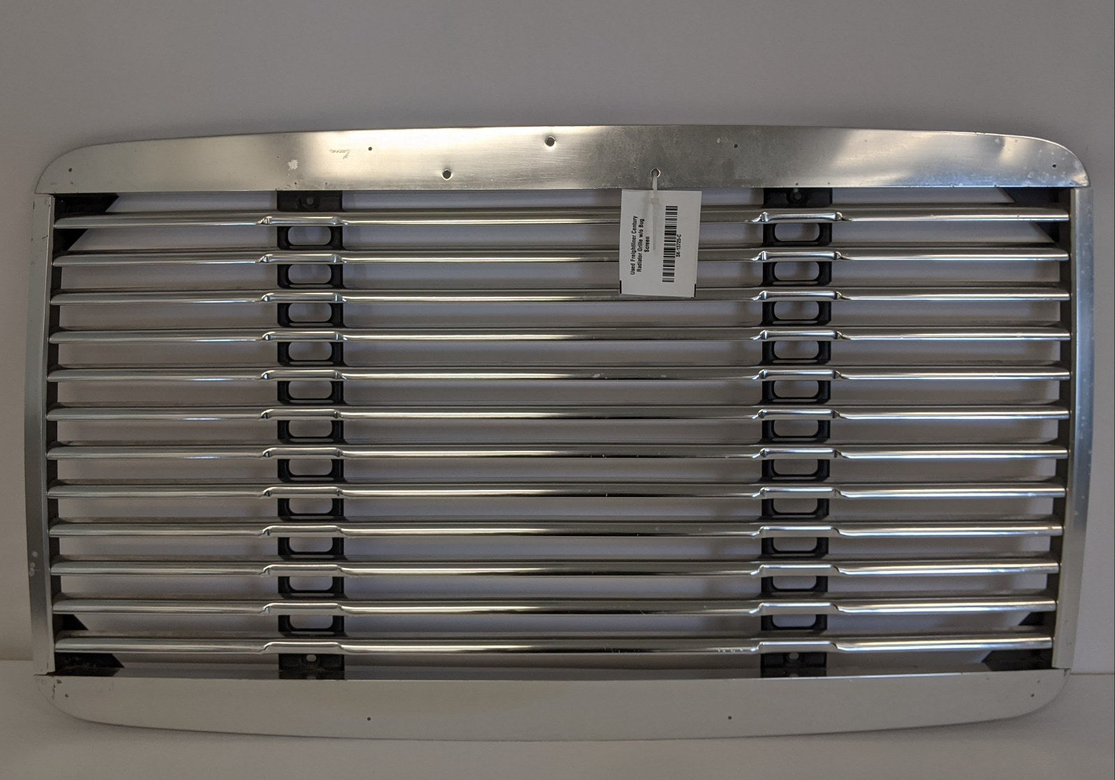 Used Freightliner Century Radiator Grille w/o Bug Screen - P/N A17-12641-000 (10014658330940)