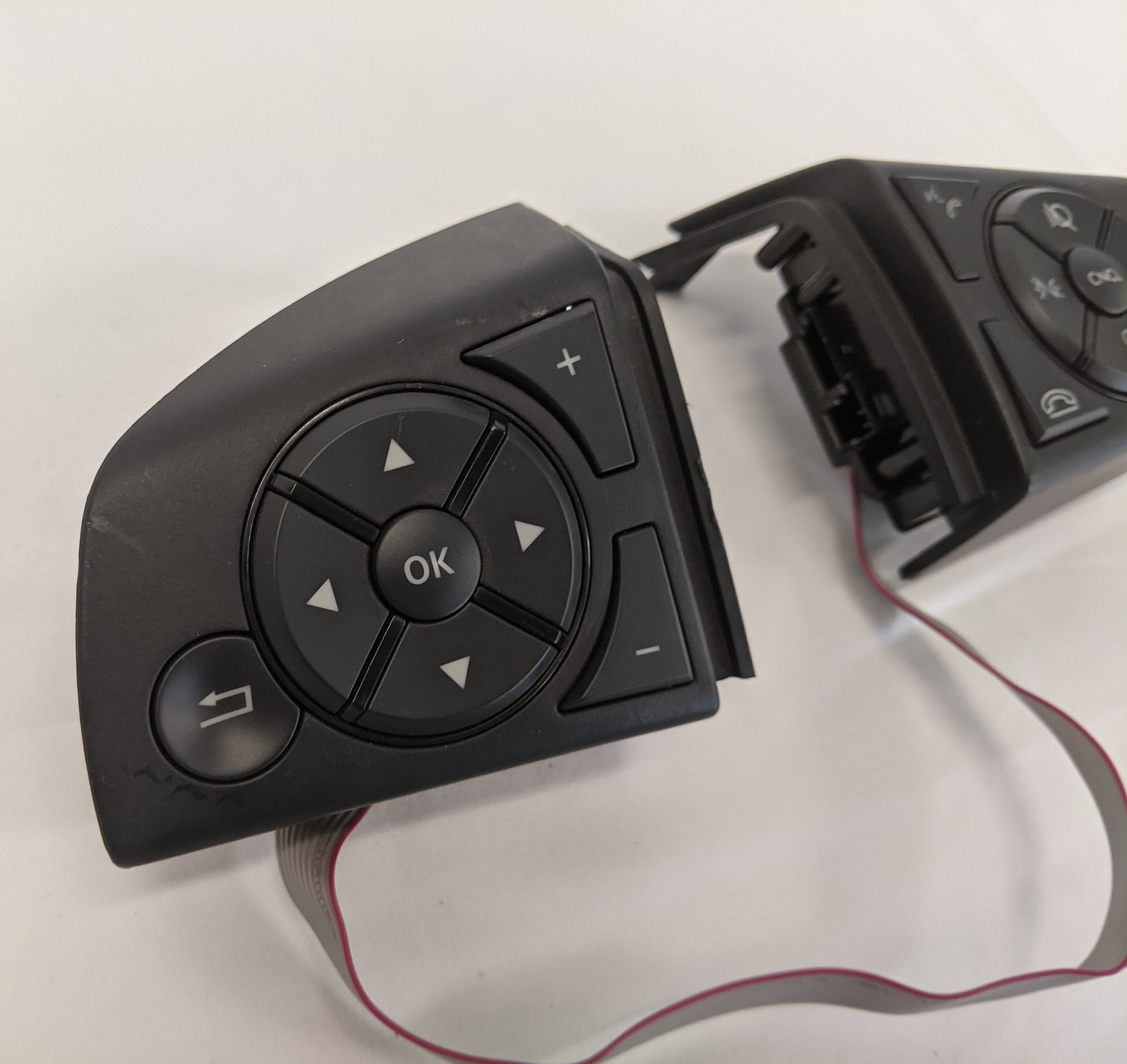 Freightliner Steering Wheel Switches from Assy. A14-19622-000  - P/N 2500437-AB (10127974924604)