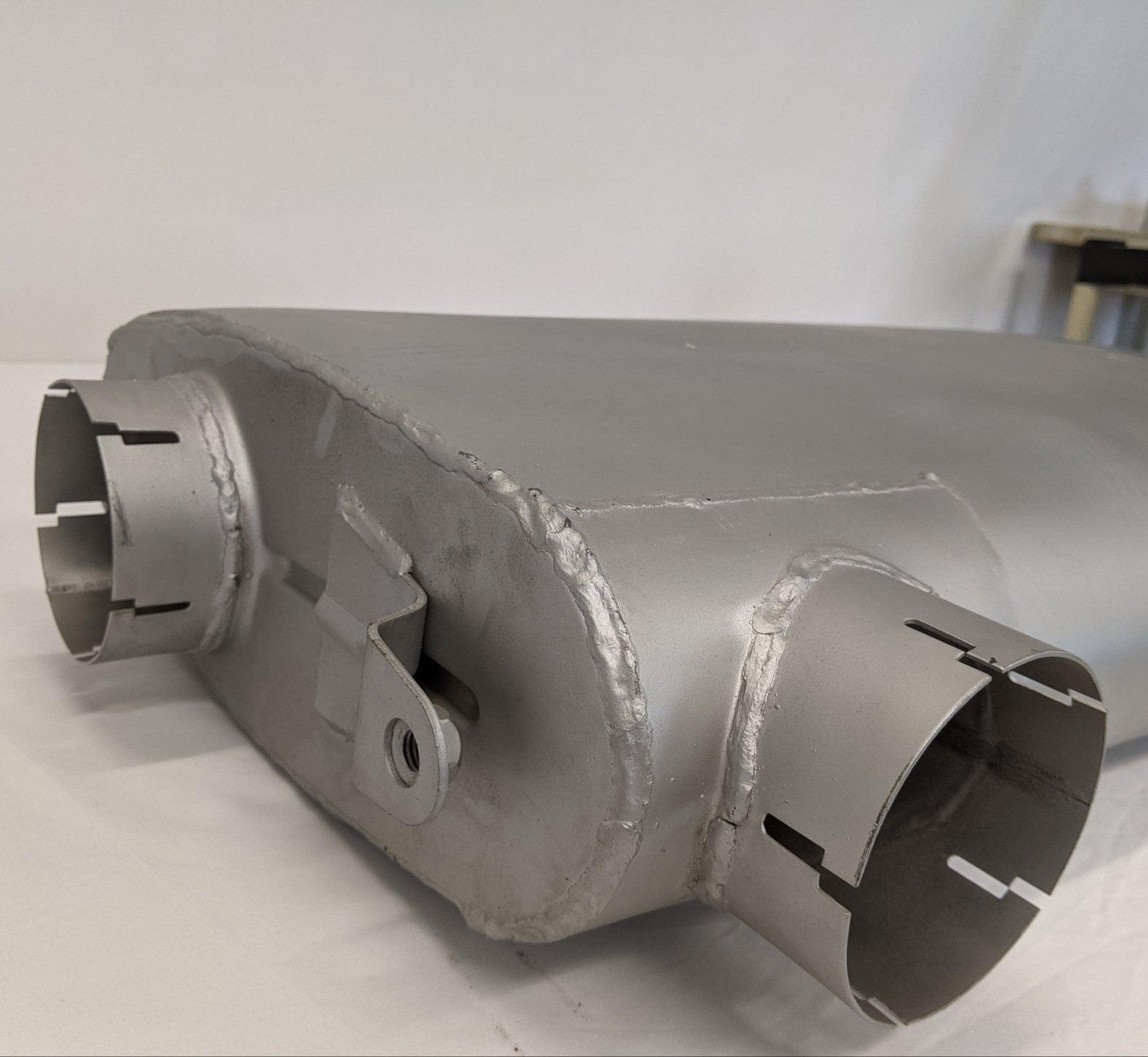 New Freightliner M2 RH Outlet Oval Muffler - P/N 04-20014-000 (10119114260796)