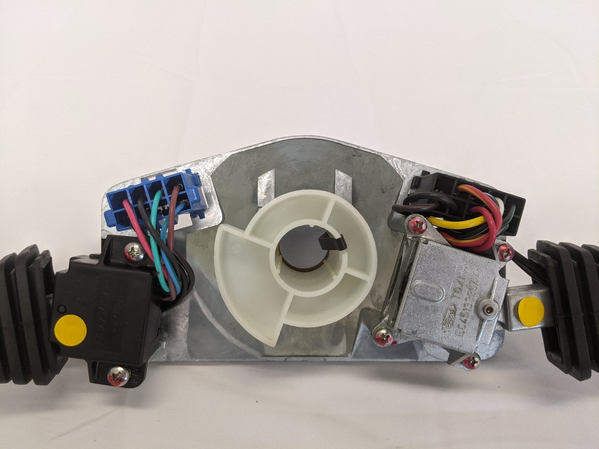 Damaged Ford Turn & Windshield Wiper Switch Assembly - P/N 6C45 11K661 AA (10129901748540)
