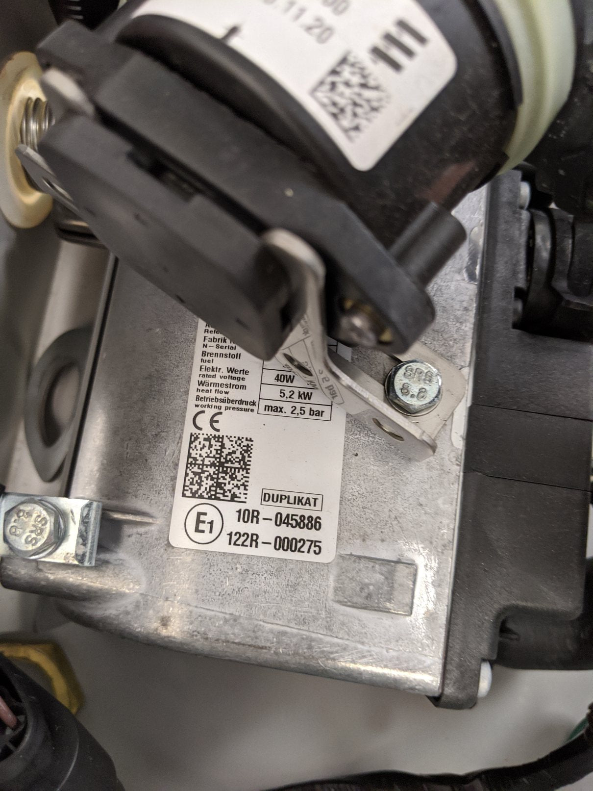 *Missing Fuel Pump* Used Espar Hydronic II D5S Boxed 12V Heater-P/N 252786106001