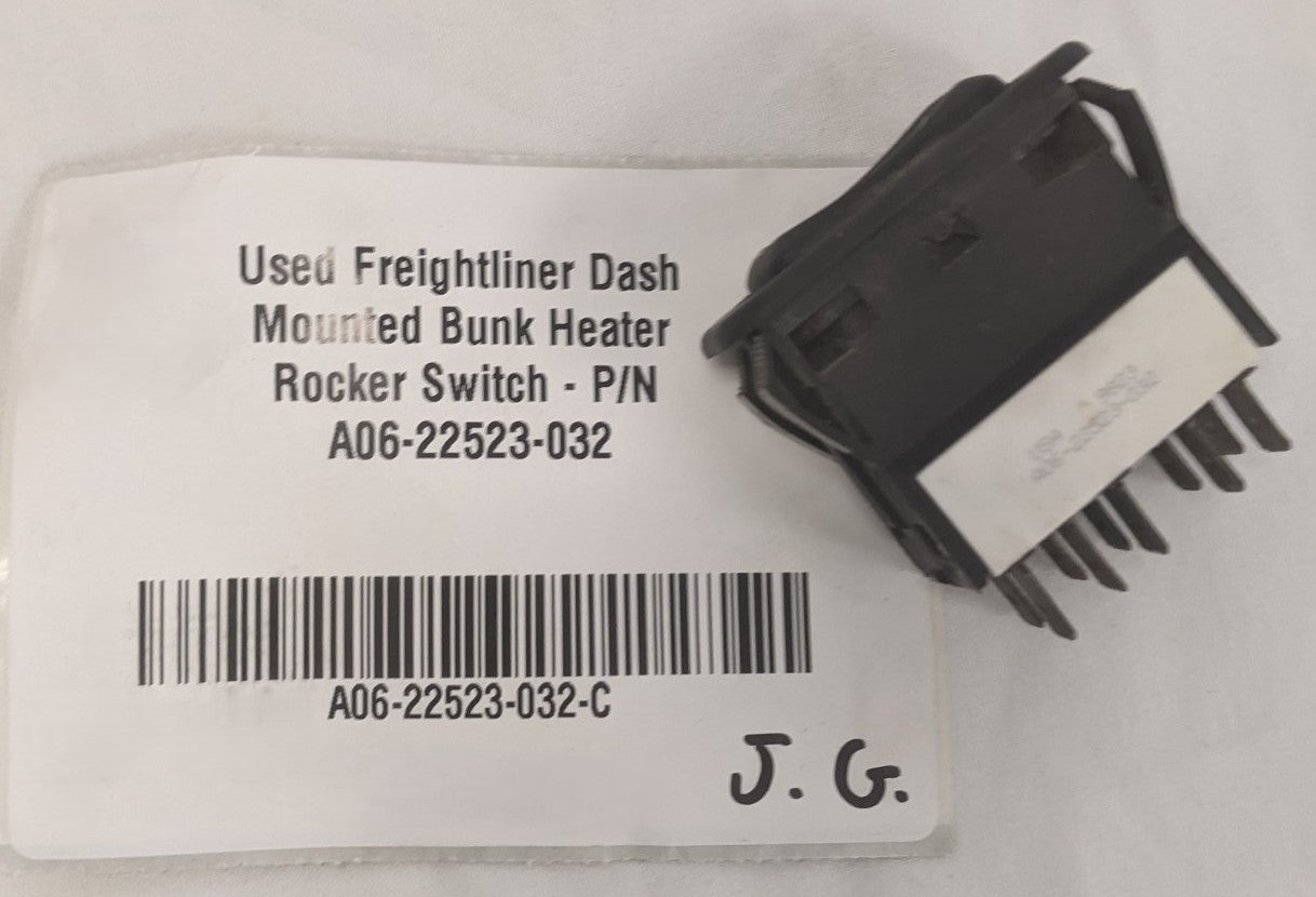 A06-22523-032 - Freightliner Dash Mounted Bunk Heater Switch