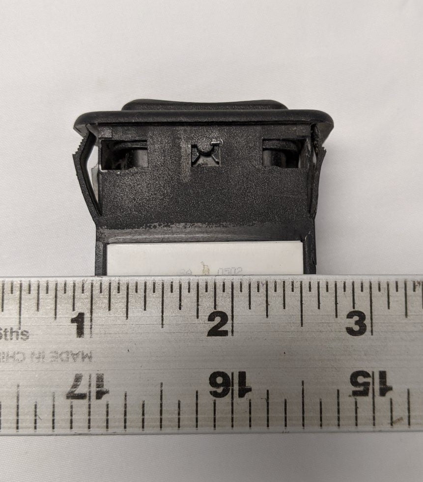 Used Freightliner Shutdown, Override Rocker Switch - P/N  A06-30769-015