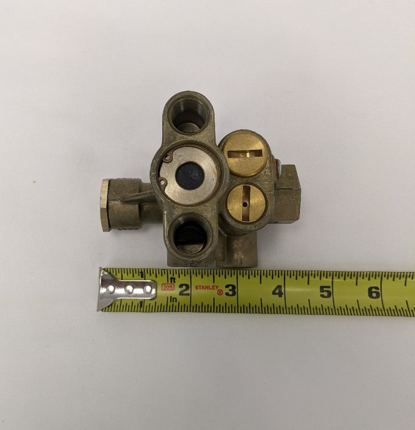 New Freightliner Meritor Sealco Spring Brake Release Valve  - P/N TDA RSL110700 (10141452960060)