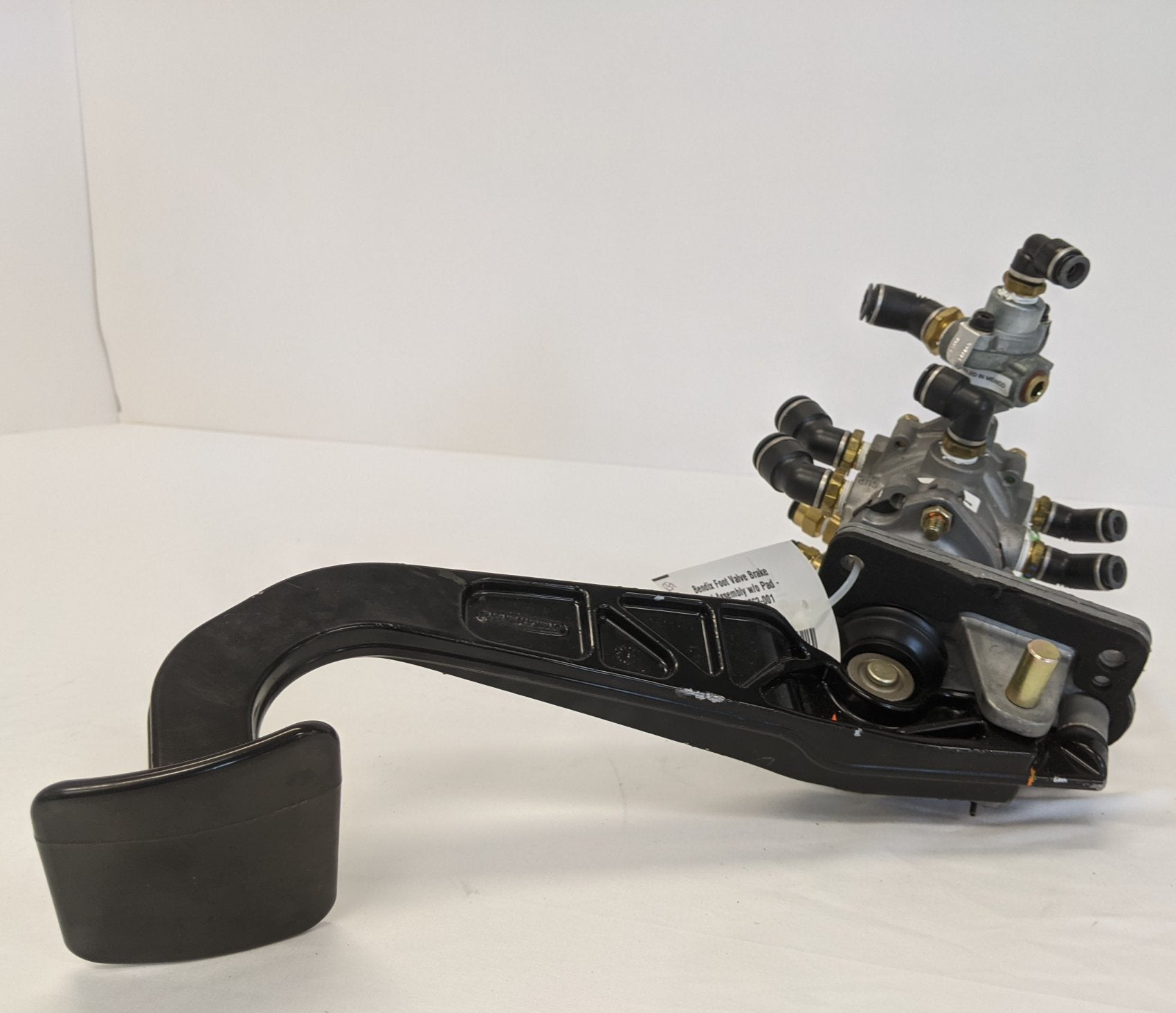 Bendix Foot Valve Brake Pedal Assembly w/o Pad - P/N A12-20563-001 (10114337603900)