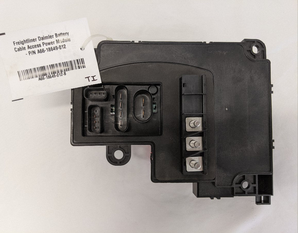 Freightliner Daimler Battery Cable Access Power Module - P/N A66-18649-012 (10172257141052)
