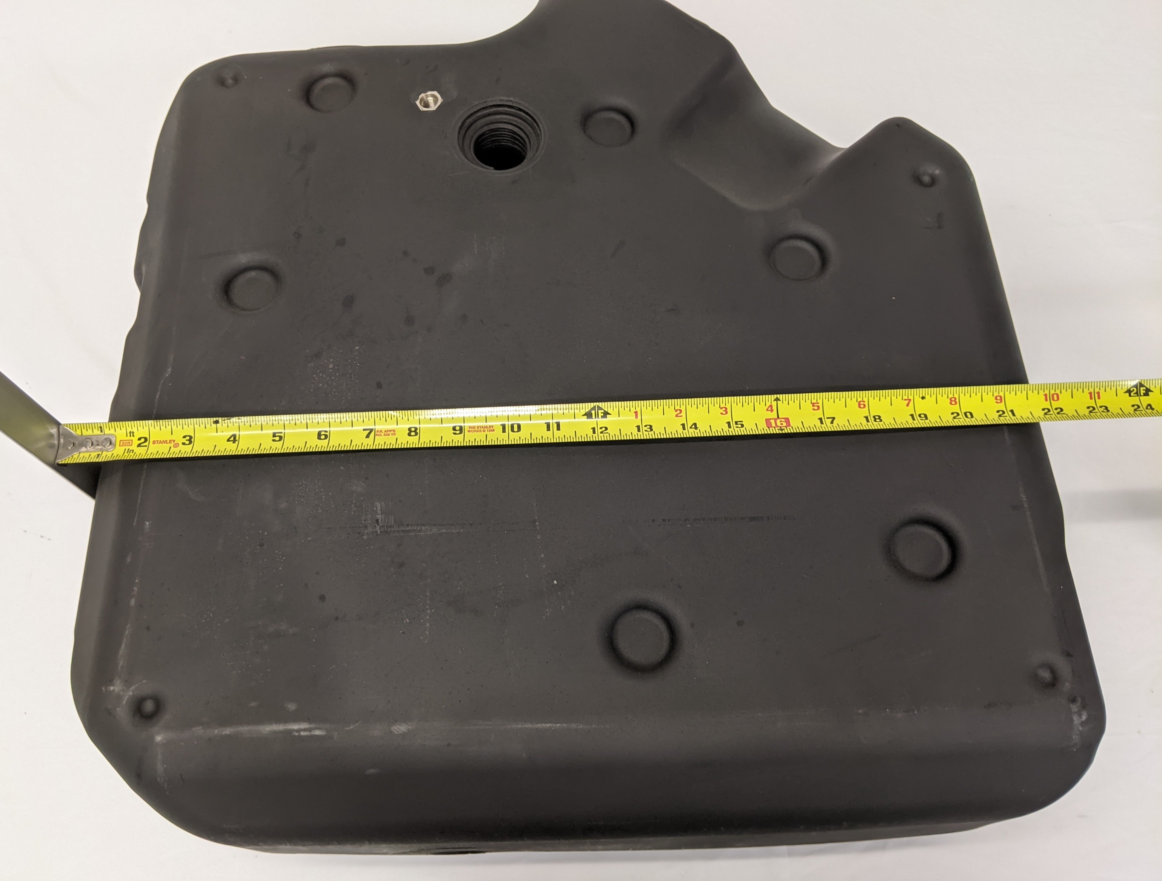 Freightliner 13 Gallon Remote Fill DEF Tank - P/N 04-33149-000 (6700462080086)