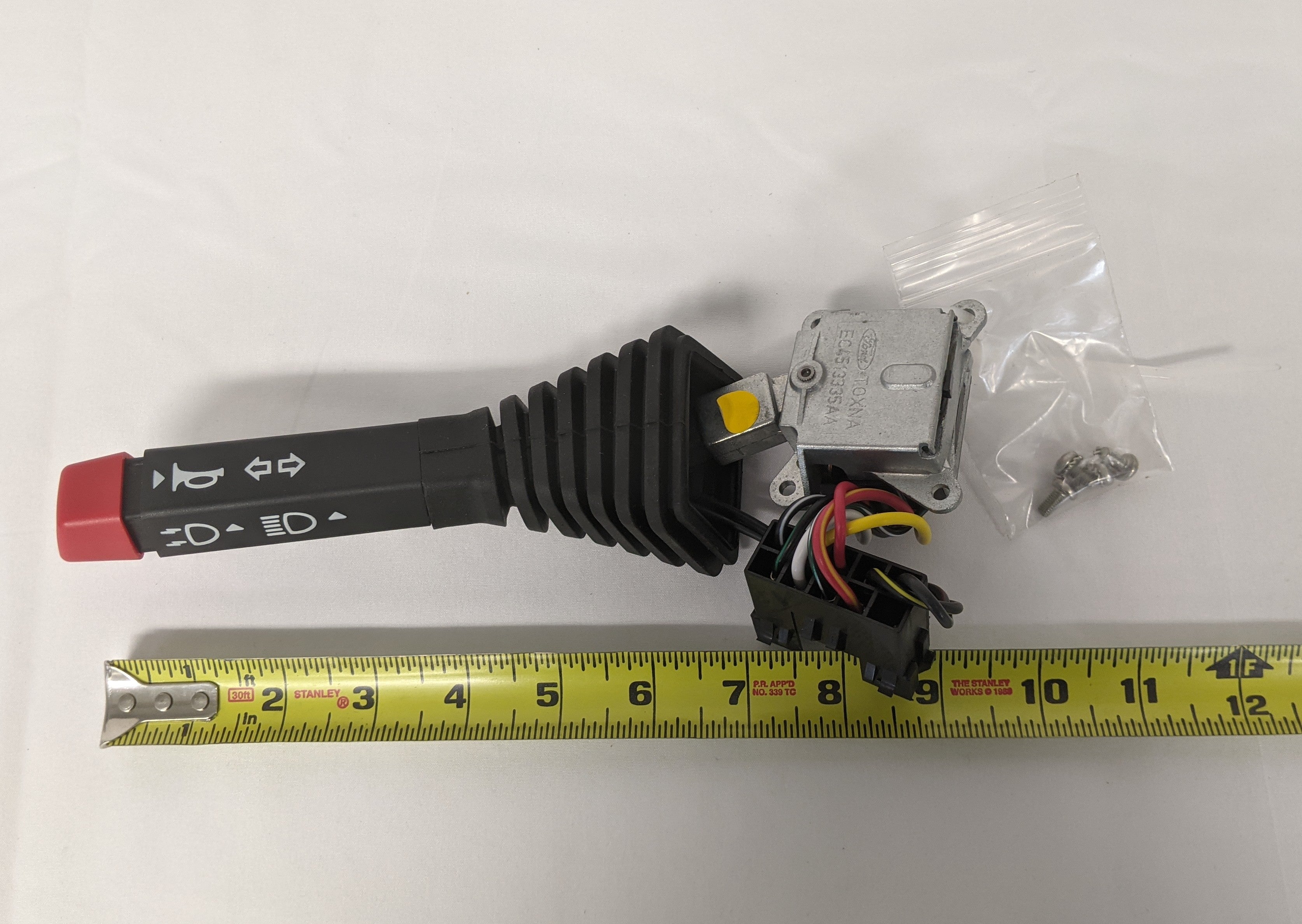 Damaged Ford Cargo Lights, Horn, Turn Signal Switch Arm - P/N EC4513335AA (10129901486396)