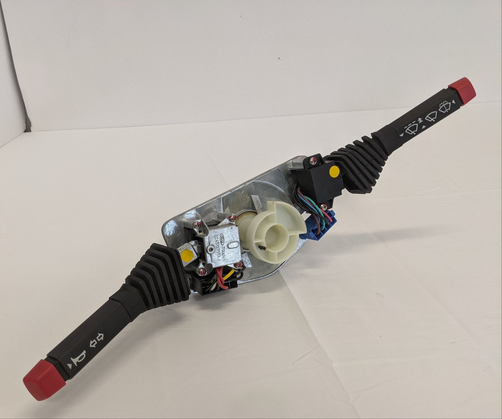 Damaged Ford Turn & Windshield Wiper Switch Assembly - P/N 6C45 11K661 AA (10129901748540)