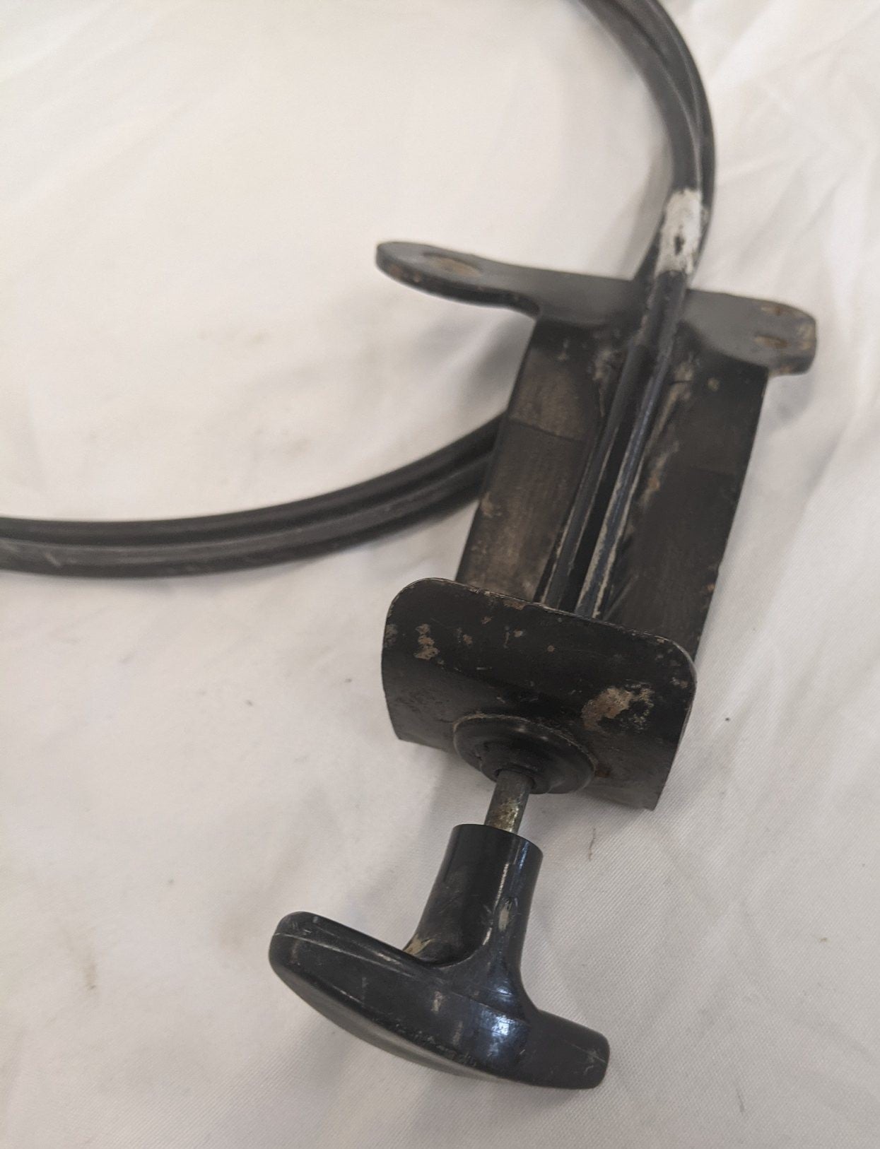 A18-52439-003 - Freightliner LH 70" Baggage Door Latch Release Cable