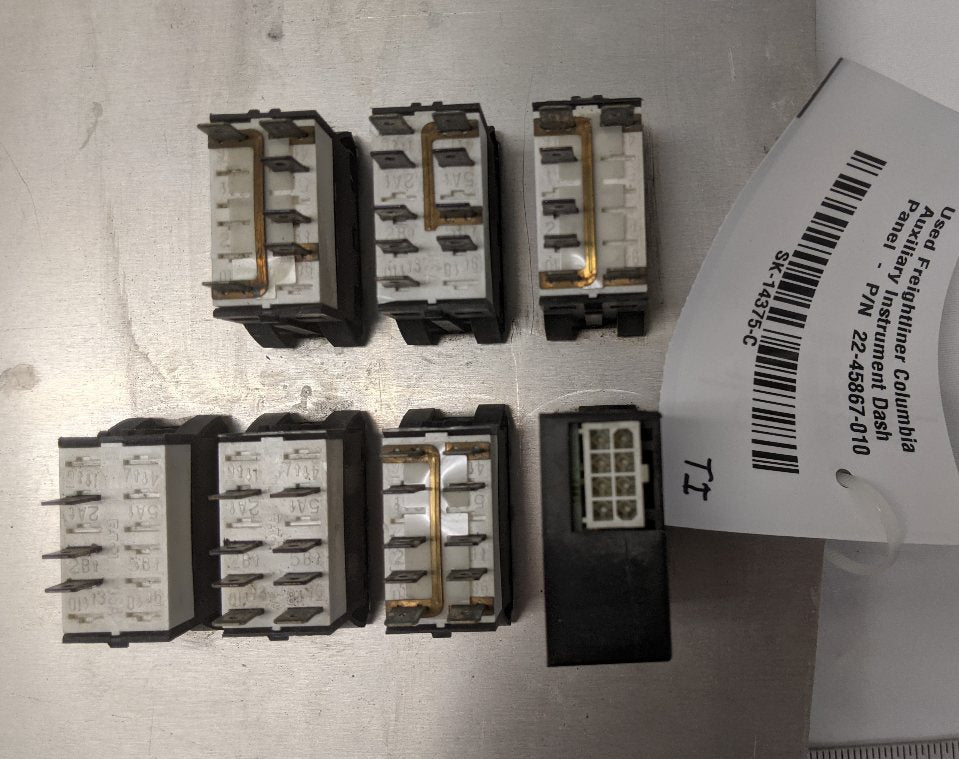 Freightliner Columbia Instrument Dash Panel 22‑45867‑010 – Used