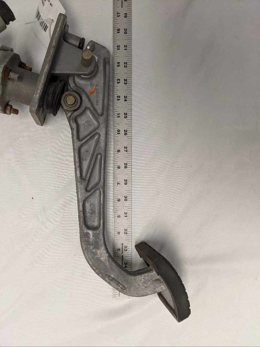 Used Freightliner Brake Pedal Plunger w/ Adaptors | A12-19510-003