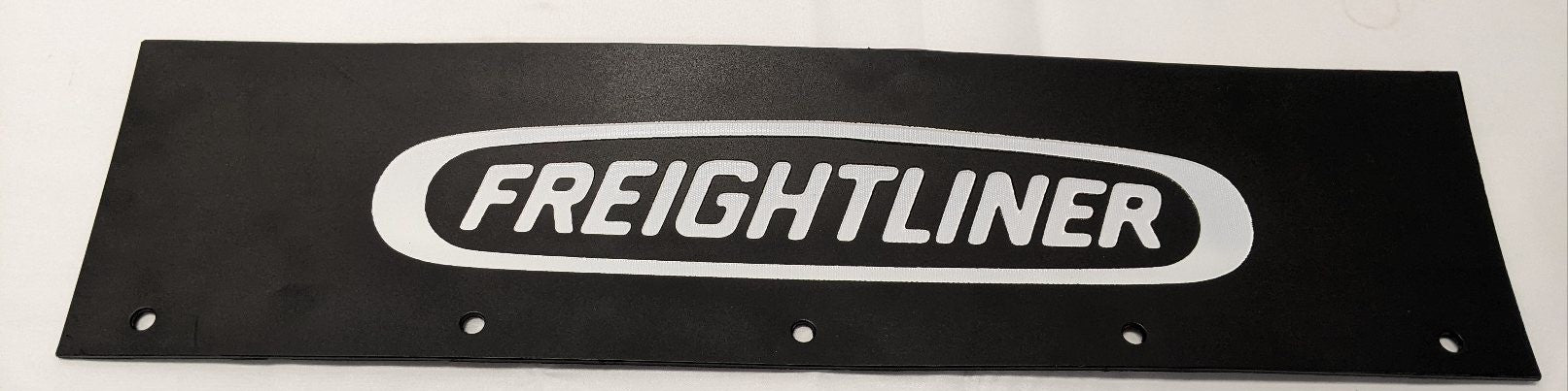 Betts HD Freightliner RH SS Quarter Fender Low Mount | SP221FL5