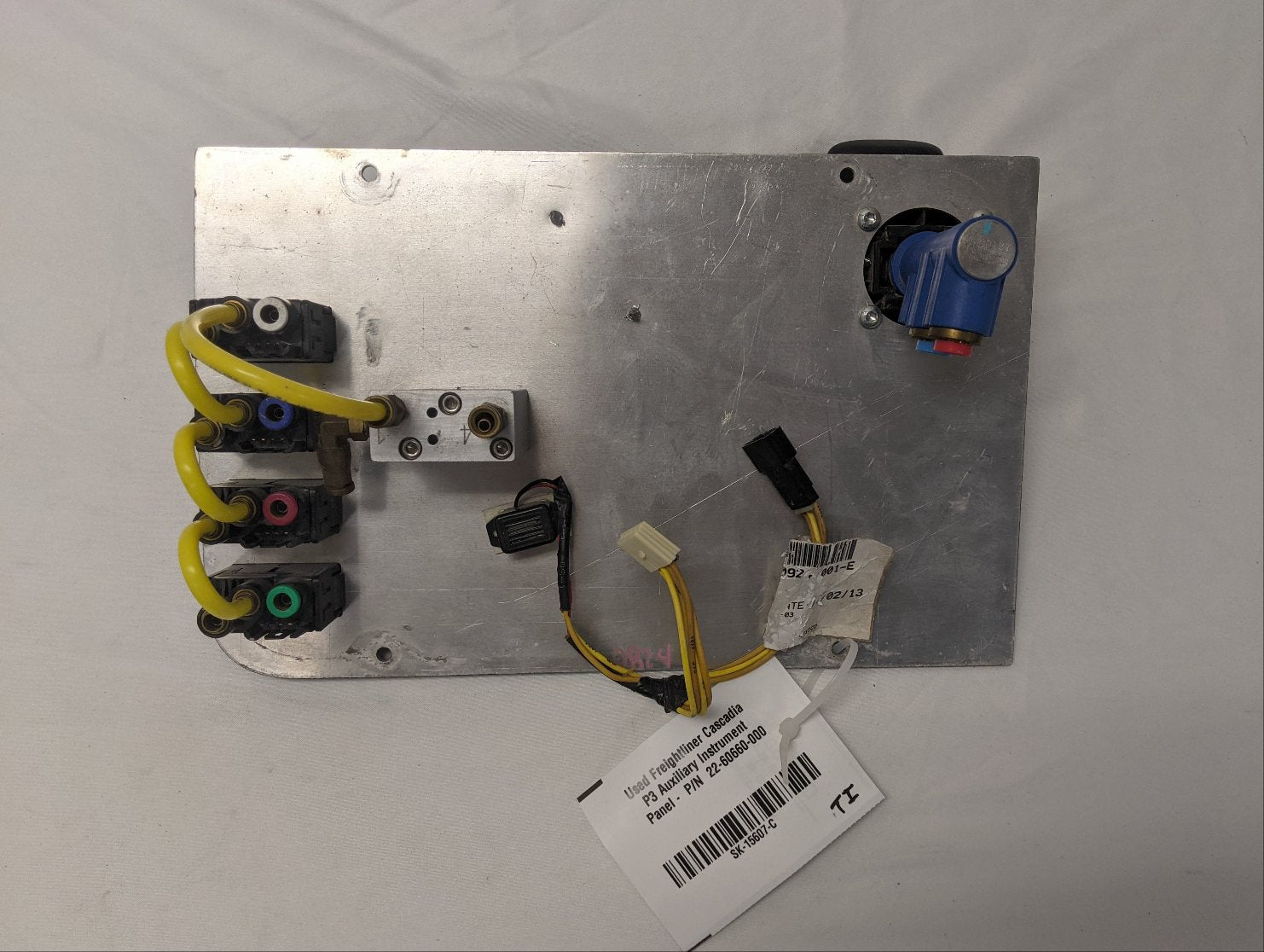 Used Freightliner Cascadia P3 Auxiliary Instrument Panel -  P/N  22-60660-000