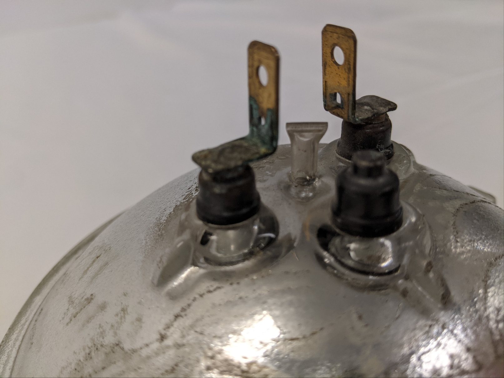 Wagner 28V Sealed Beam Halogen Light Bulb - P/N H4880