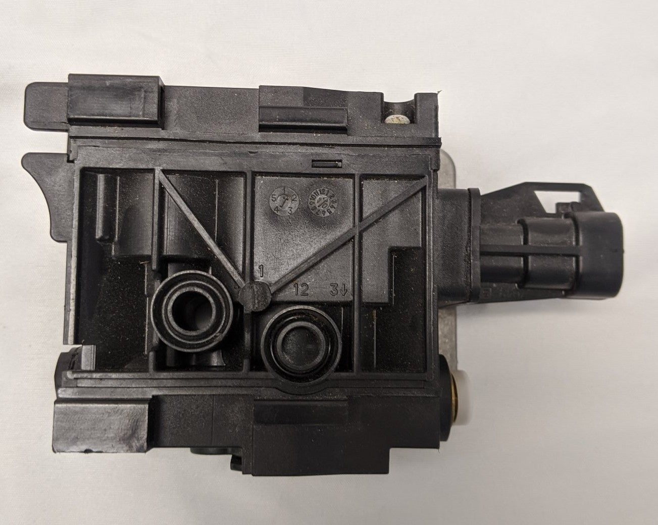 Used Freightliner Three Way NC AMU Solenoid Valve Assembly - P/N A12-19779-101