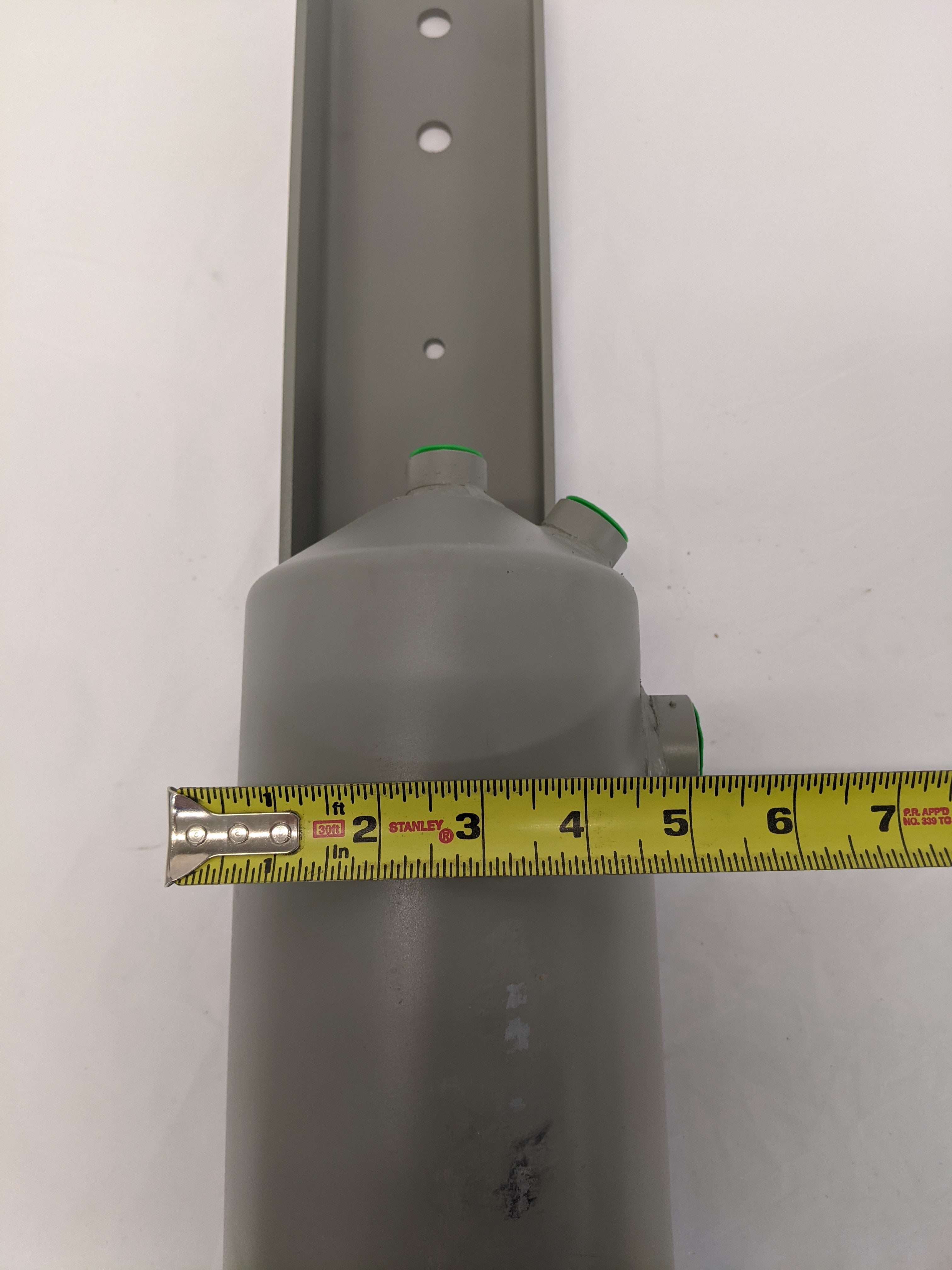 Freightliner Fleetguard 2QT Power Steering Reservoir - P/N FG 91895B (10145257718076)