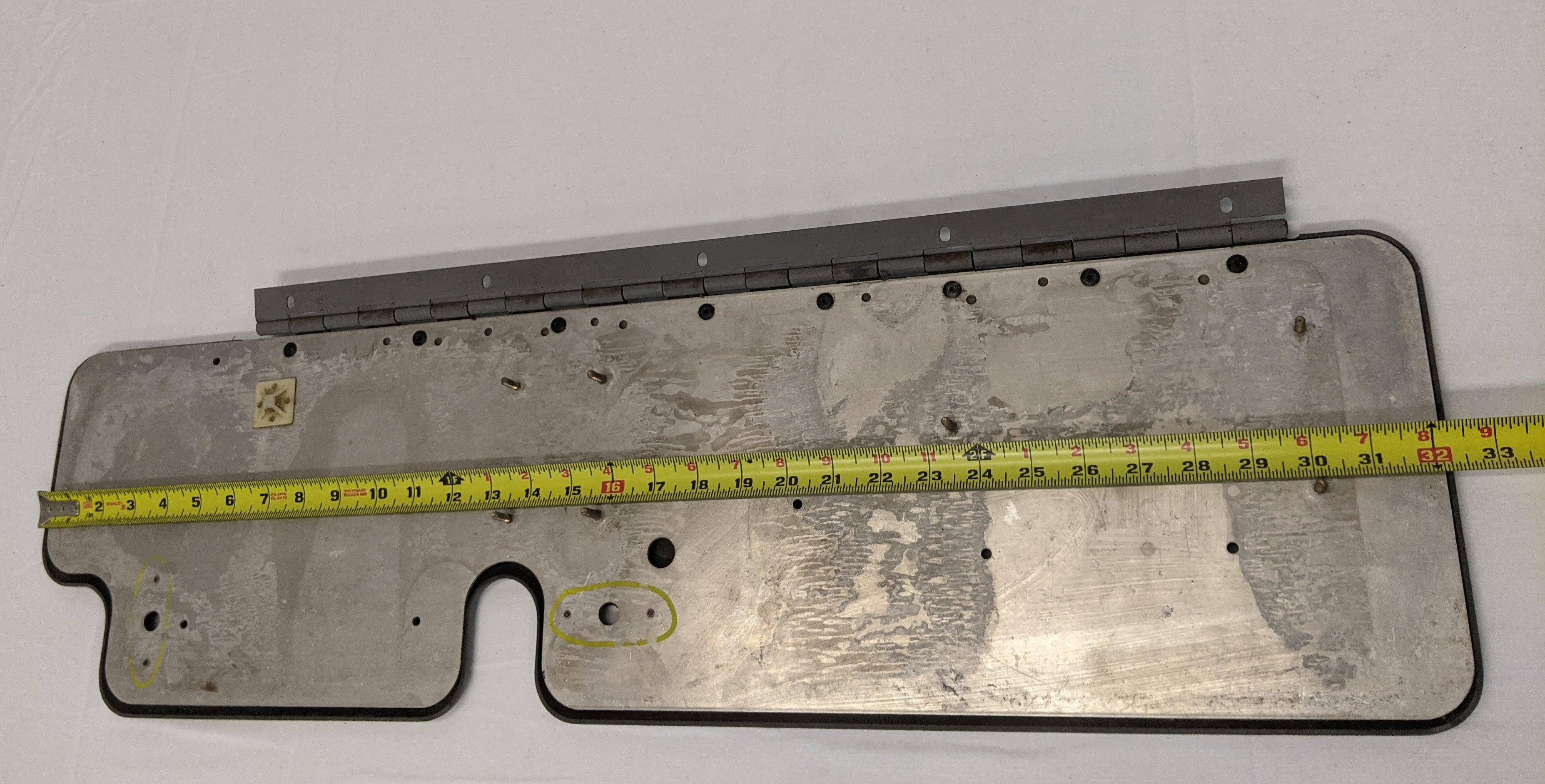 Used Freightliner Columbia RH B-Pillar Electrical Access Door-P/N A18-33784-001 (10090917364028)