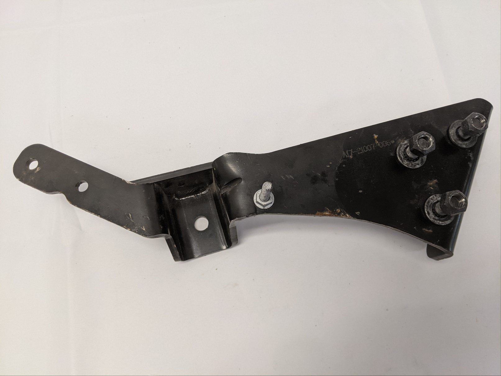 Freightliner M2 RH 10" Hood Hinge Support Bracket -P/N A17-21007-005