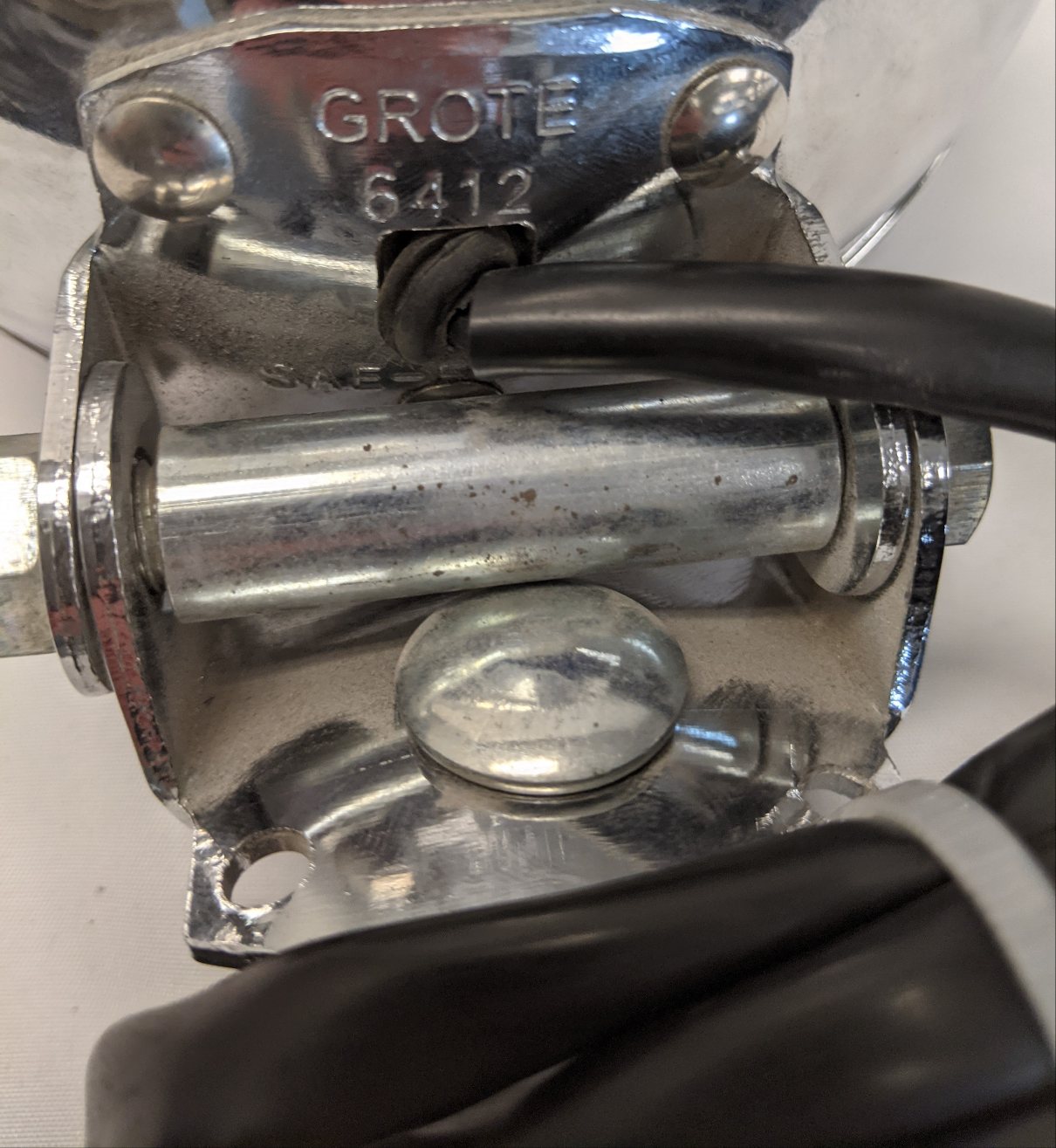 Grote Vintage-Style Chrome Utility Light w/ Screws -P/N 6412