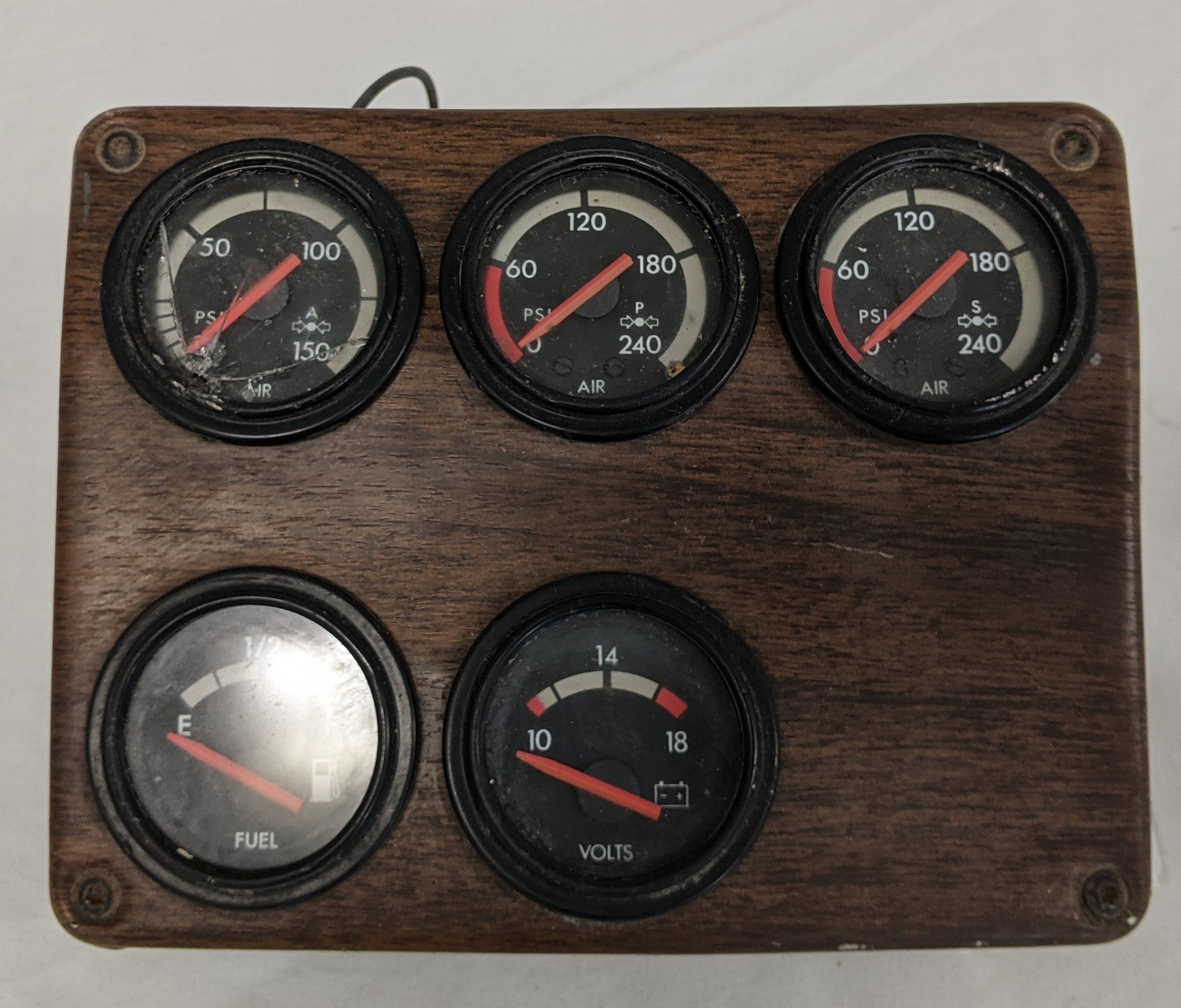 *Broken* Freightliner FLD Woodgrain Dash Panel with 5 Gauges - P/N 22-20982-002 (9987241541948)