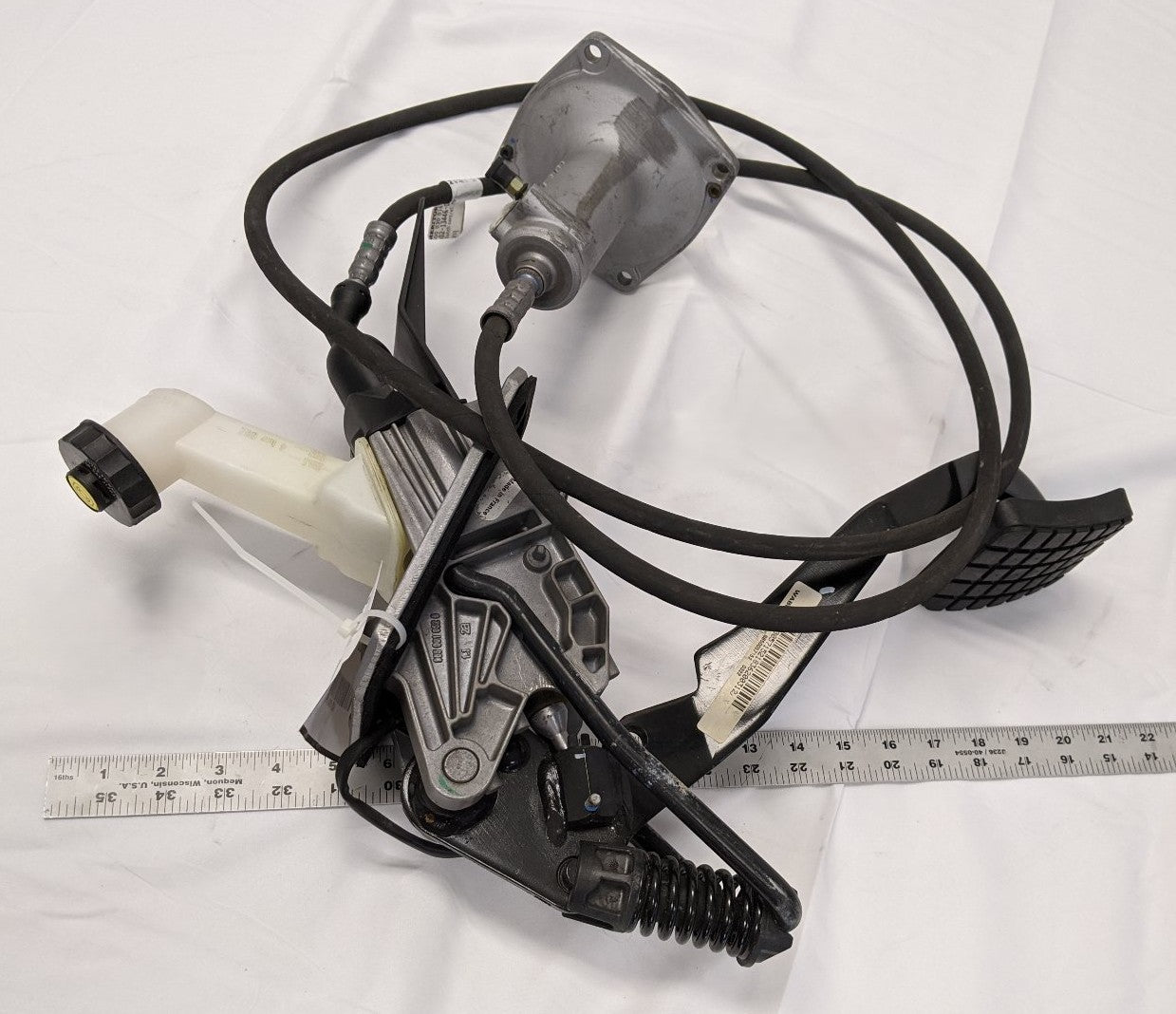 Used Wabco Hydraulic Clutch Pedal w/ Slave Cylinder - P/N A02-13446-001