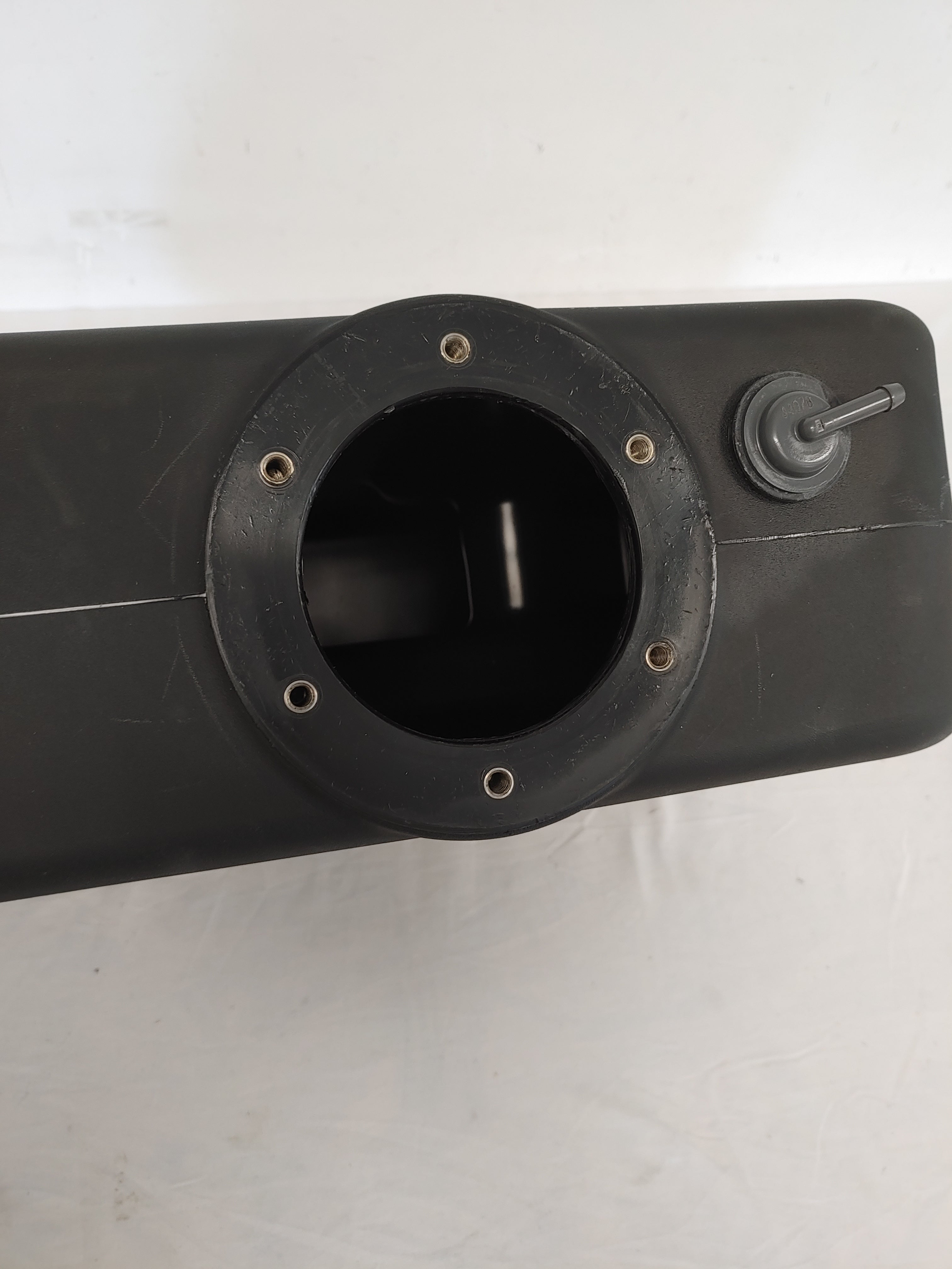 Freightliner Cummins EPA17 6 Gal DEF Tank - P/N  04-31372-002 (10169481003324)