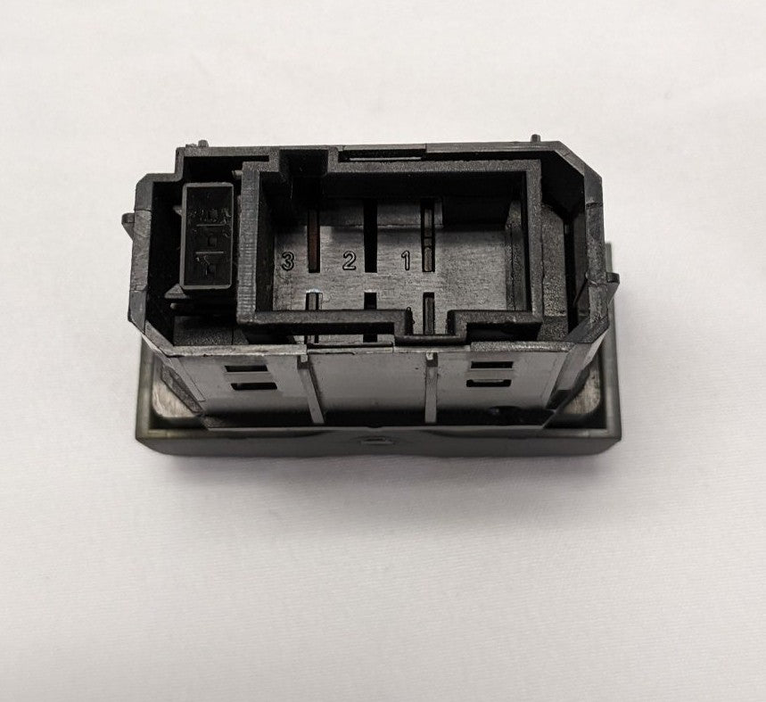Freightliner Cascadia Mid/Rear Dome Lamp Switch A06-53782-827