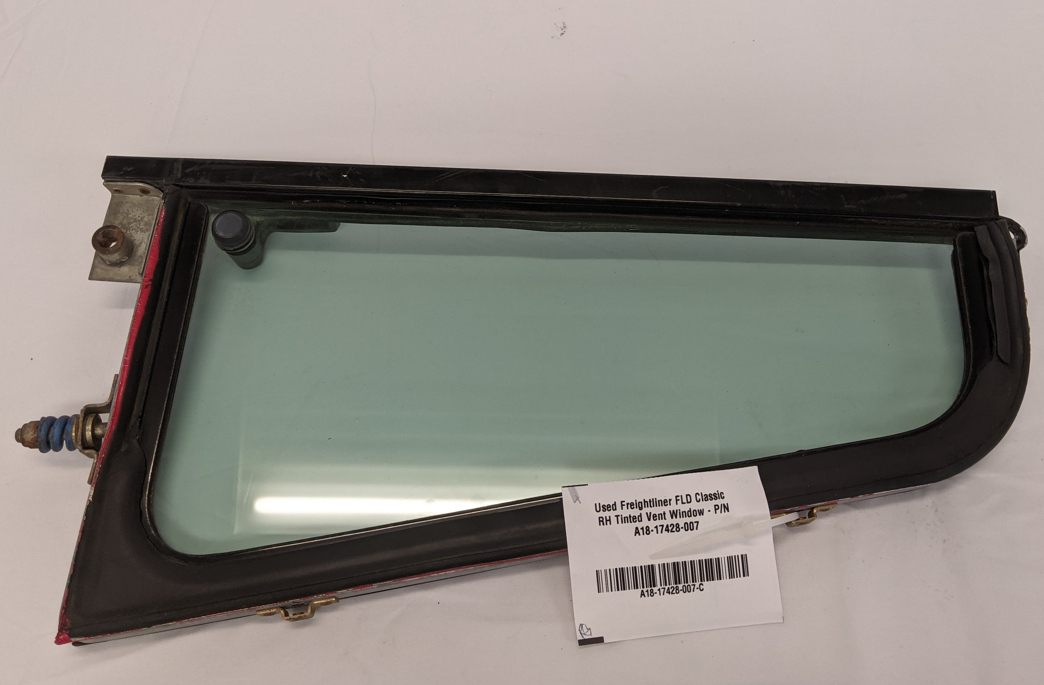 Used Freightliner FLD Classic RH Tinted Vent Window - P/N A18-17428-007 (10090898784572)