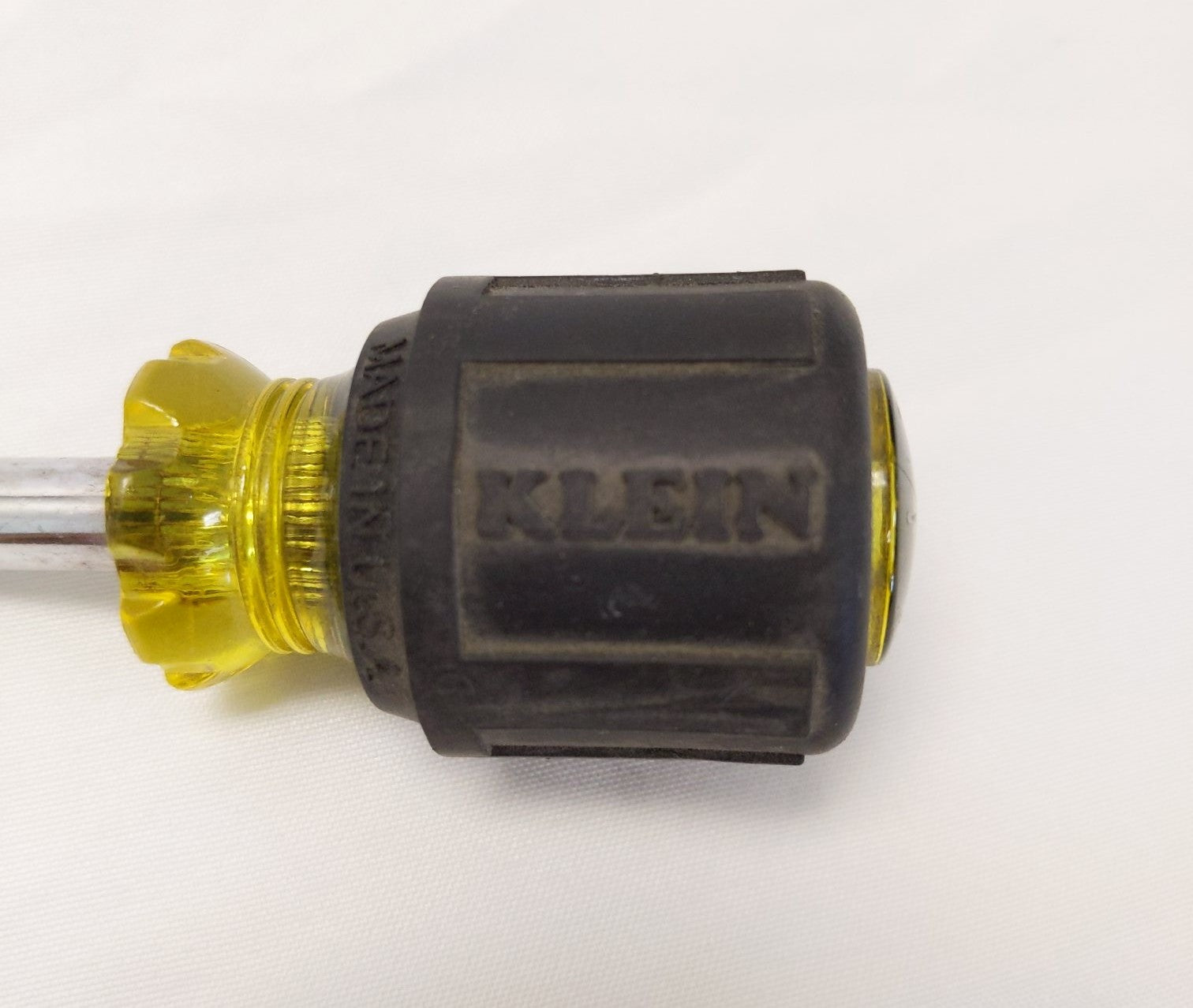*Lot of 4* Used Klein Tools 1 1/2" Stubby 600-1 Flathead Screwdriver