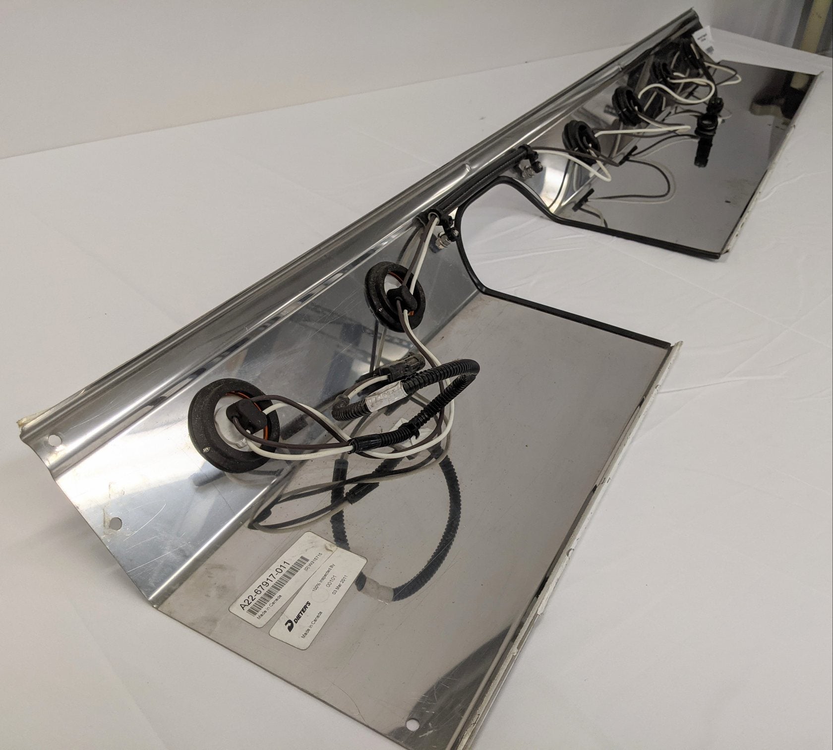 Western Star 82" Sleeper RH LED Skirt Panel  - P/N A22-67917-011 (4023590944854)