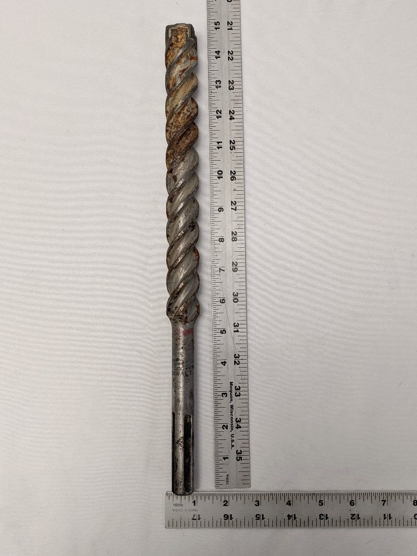 DeWalt 1-1/8x15 SDS Max Masonry Drill Bit - DW5821
