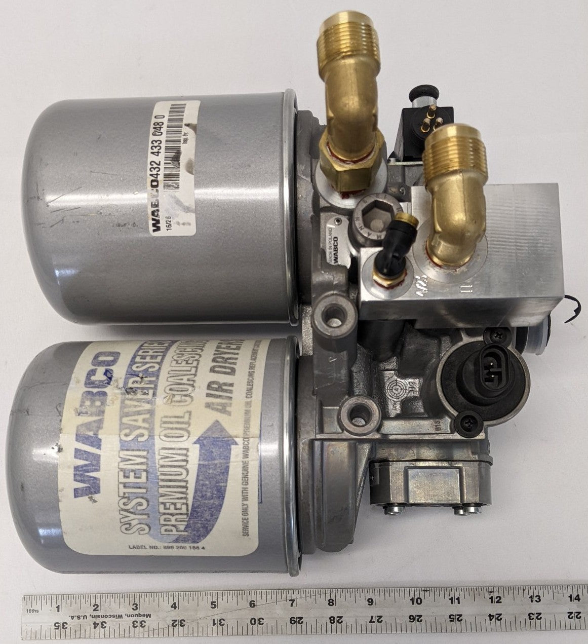 Damaged Western Star 57X Wabco 12 V, TCV Twin Air Dryer - P/N  WAB 432 433 048 0